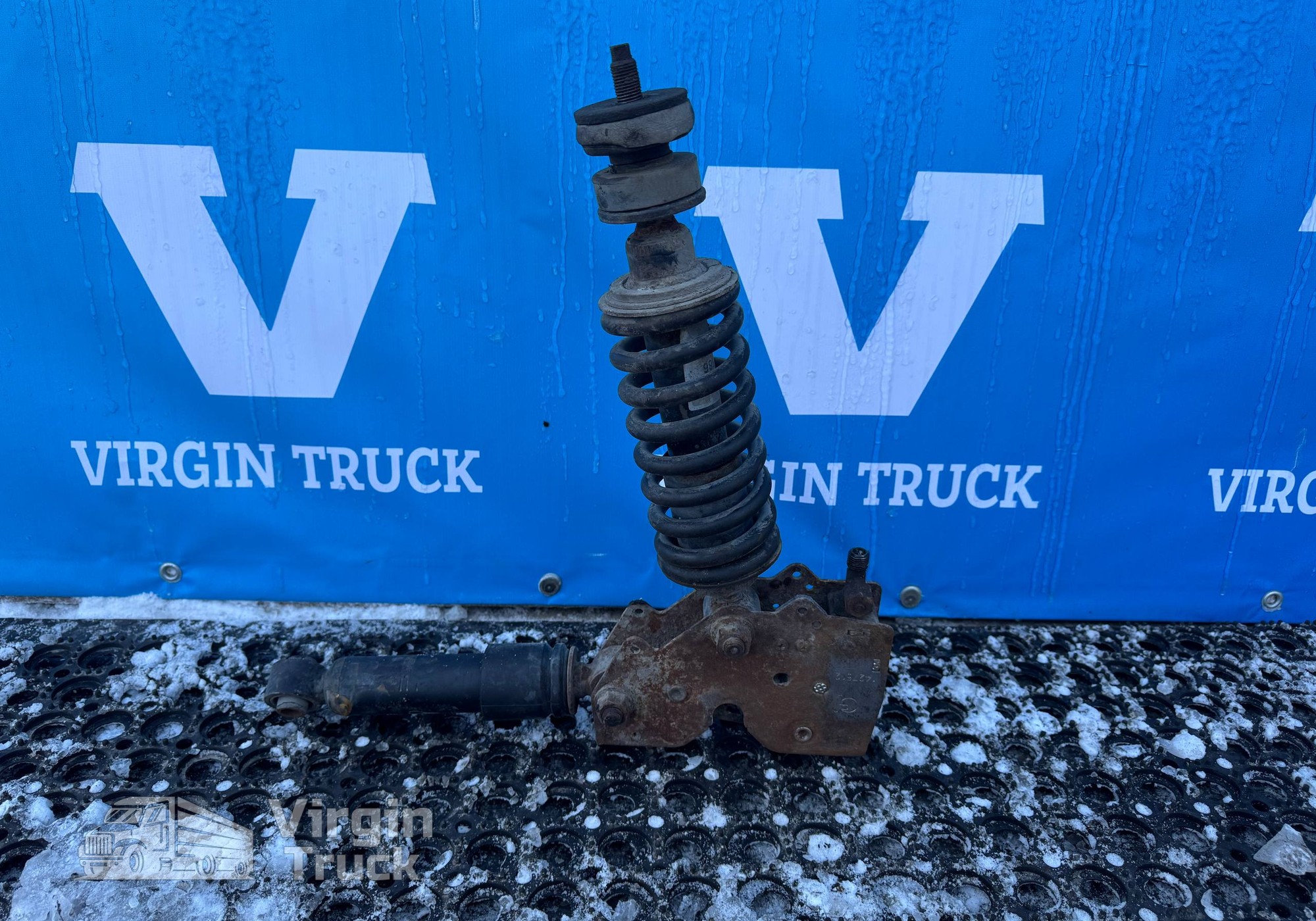 1427612 Замок кабины в сборе