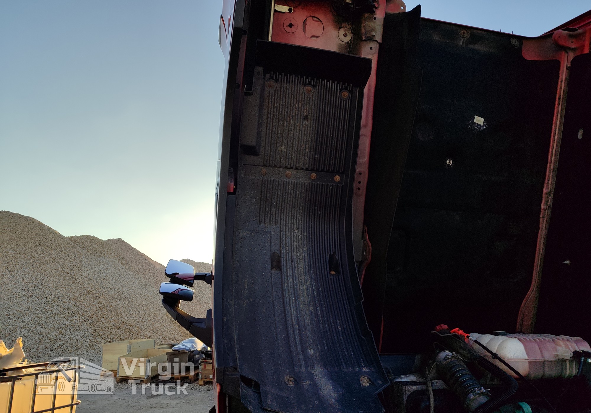 82110404 Крыло переднее левое для Volvo FH 4 (с 2012)