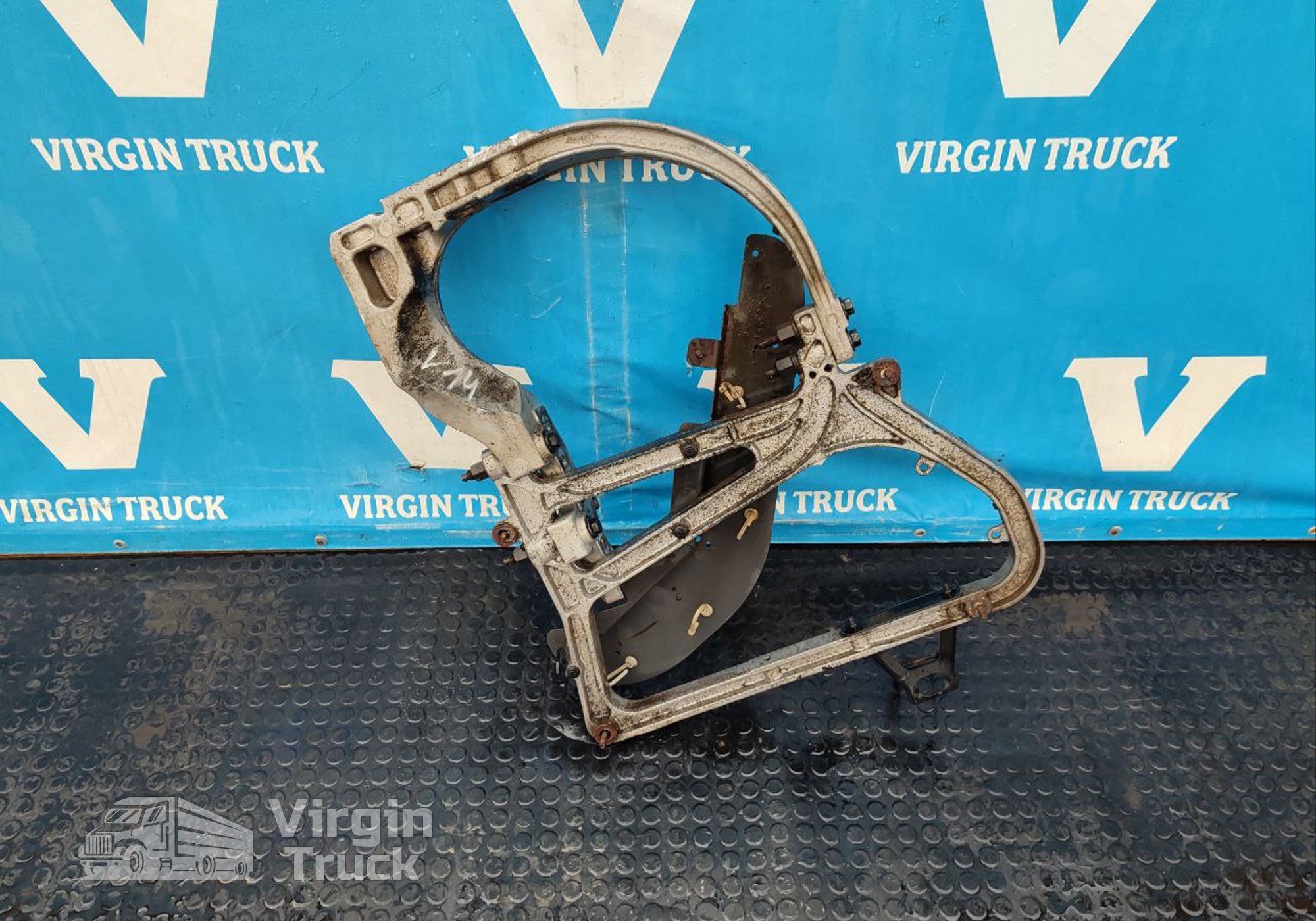 22631355 Кронштейн выхлопной системы в сборе