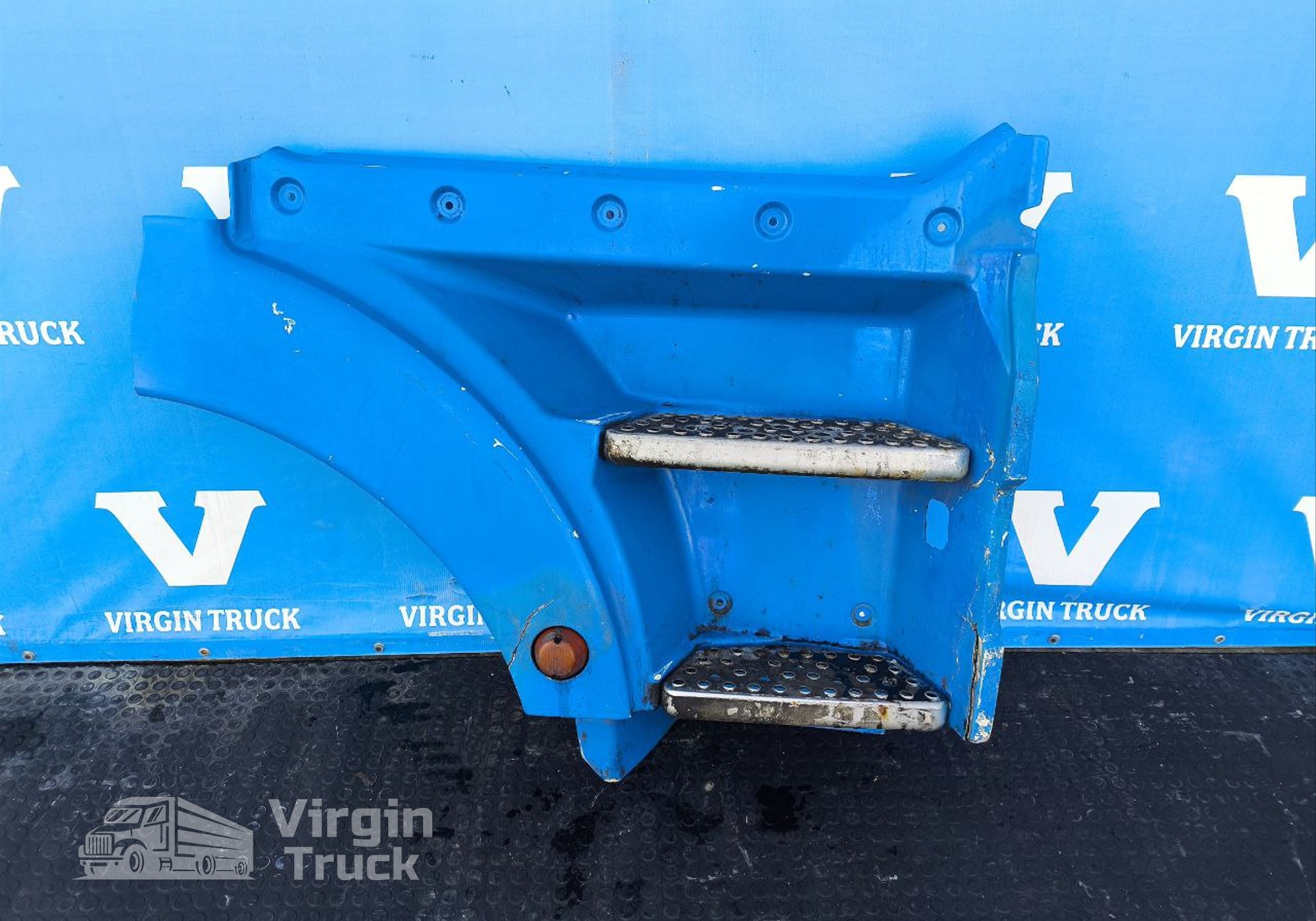 81615100928 Корпус подножек правый для Man TGX II (с 2012)