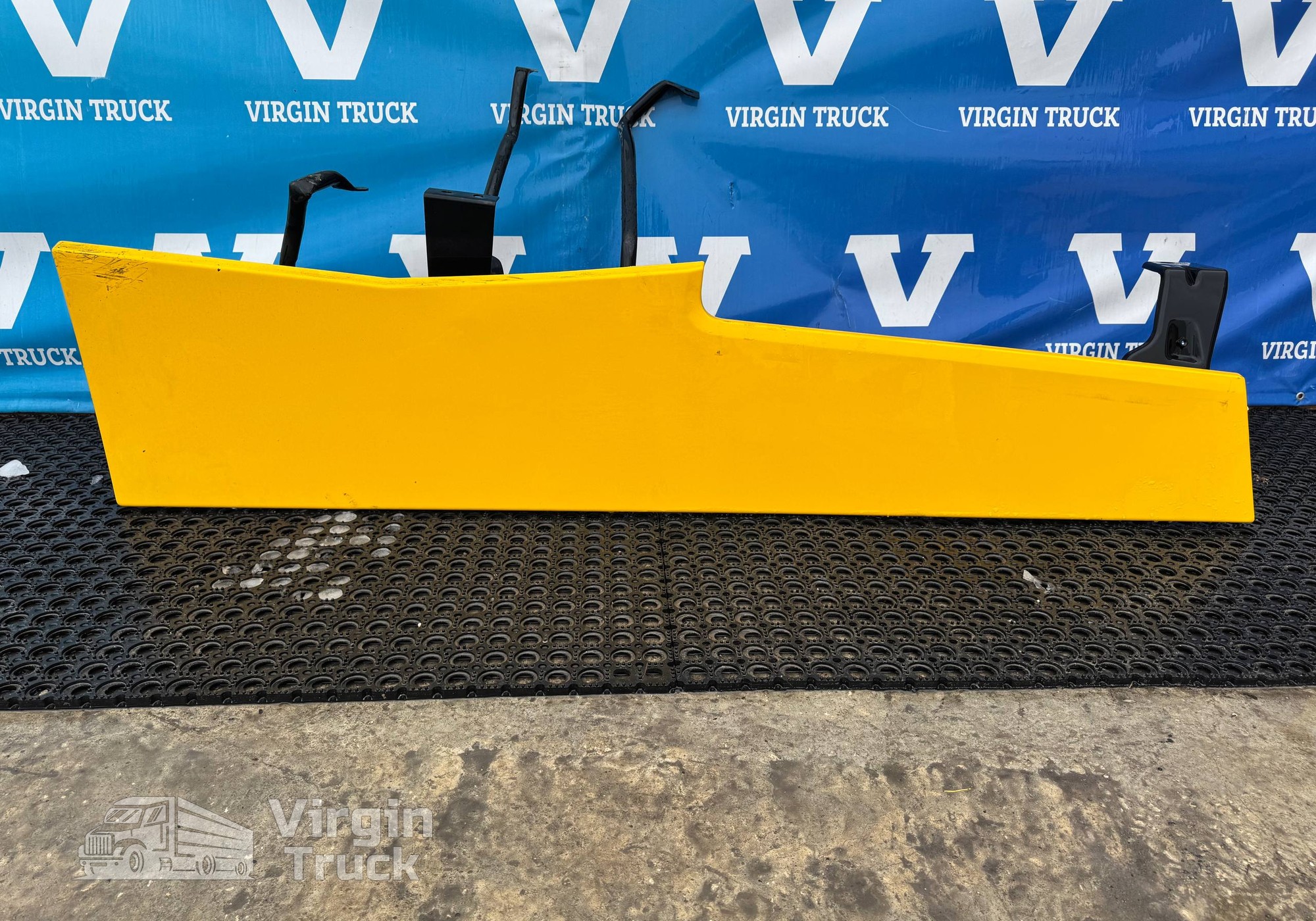 7482282029 Спойлер боковой левый для Renault T (с 2013)