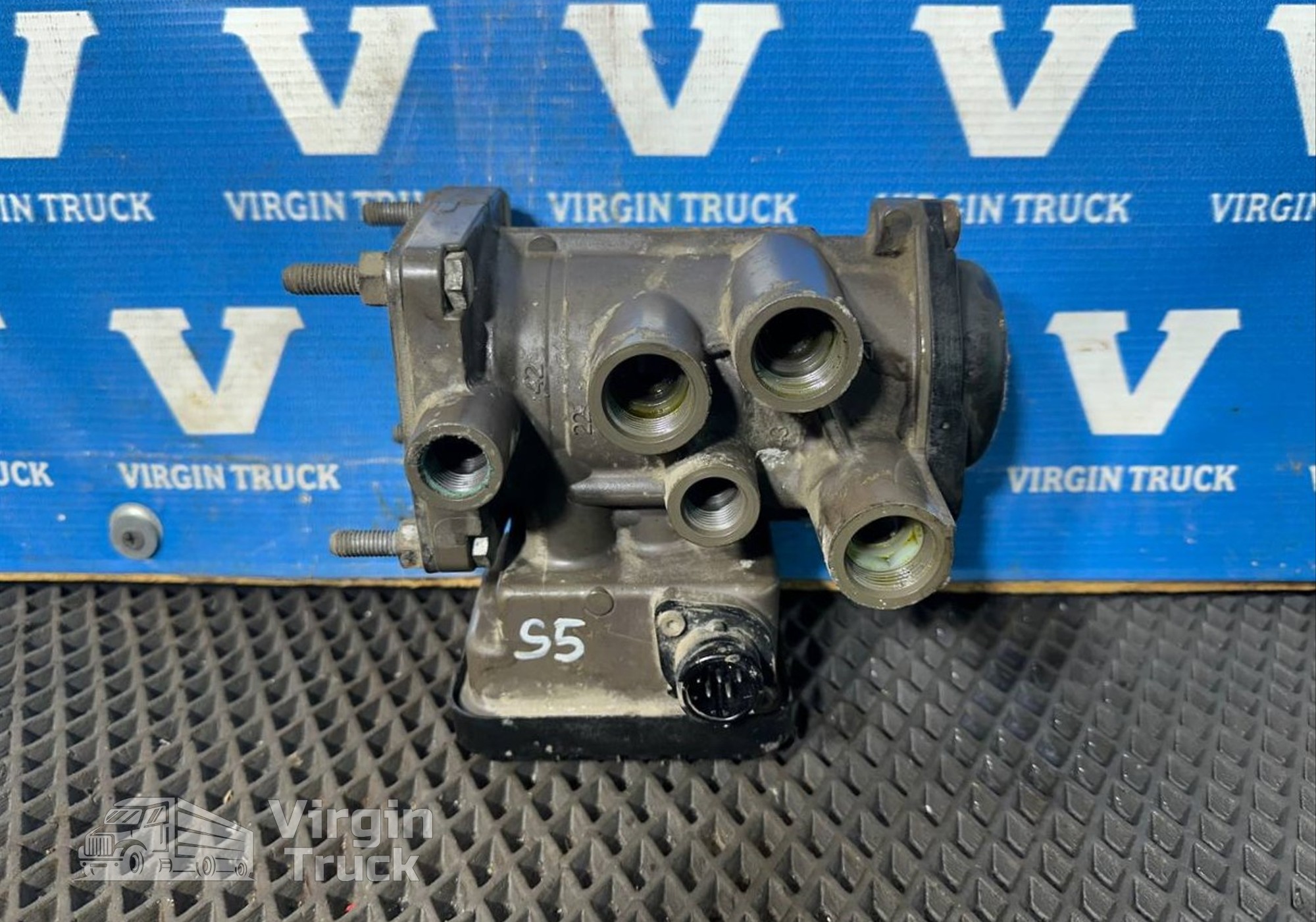 81523016213 Кран управления тормозами прицепа для Man TGX II (с 2012)