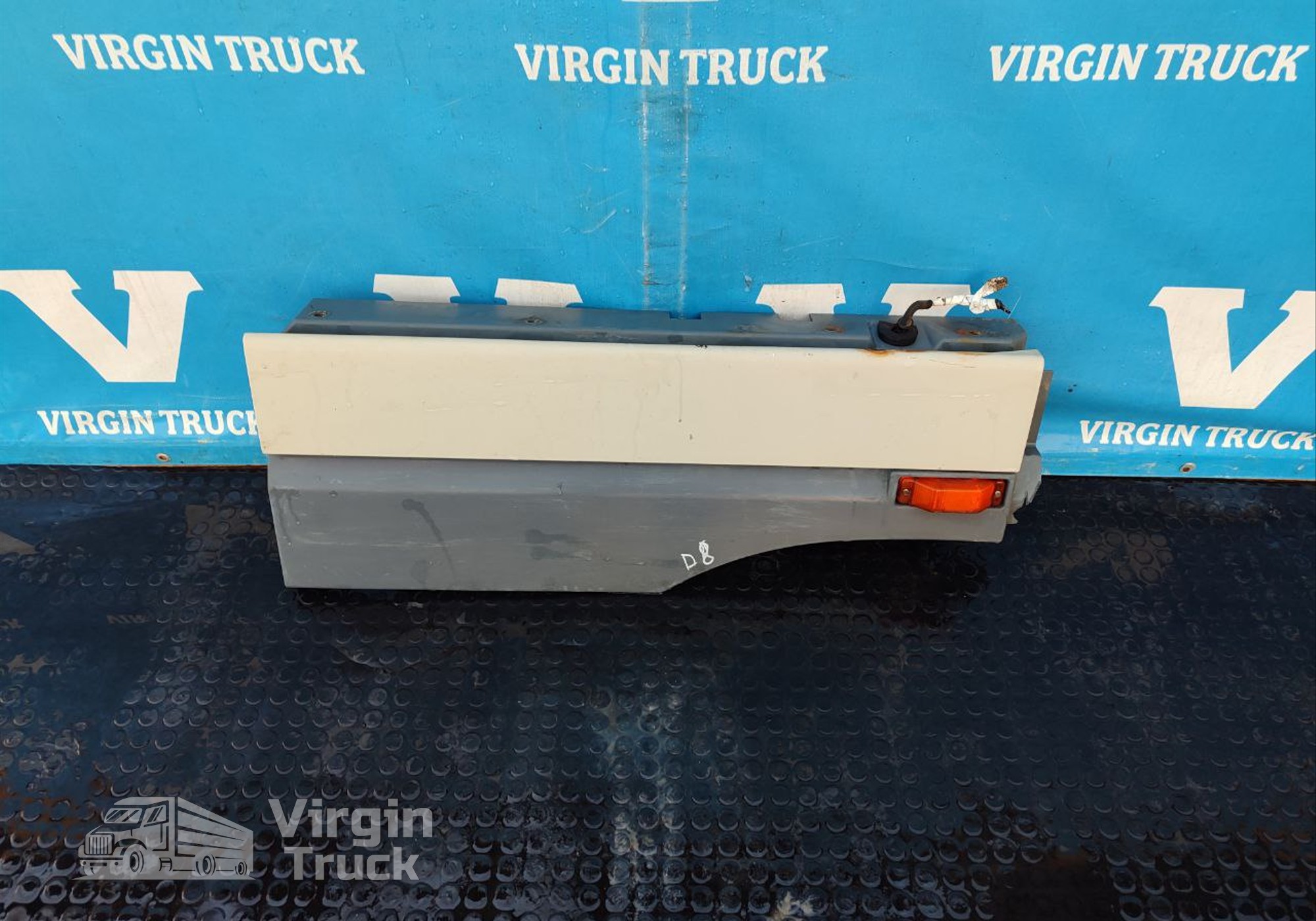 1855611 Продолжение крыла правое