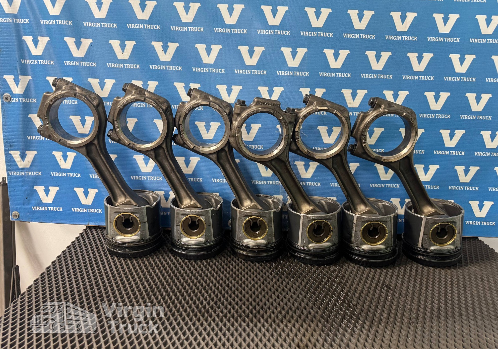 1861306 Комплект поршней с шатуном 2019 г. для Daf XF105