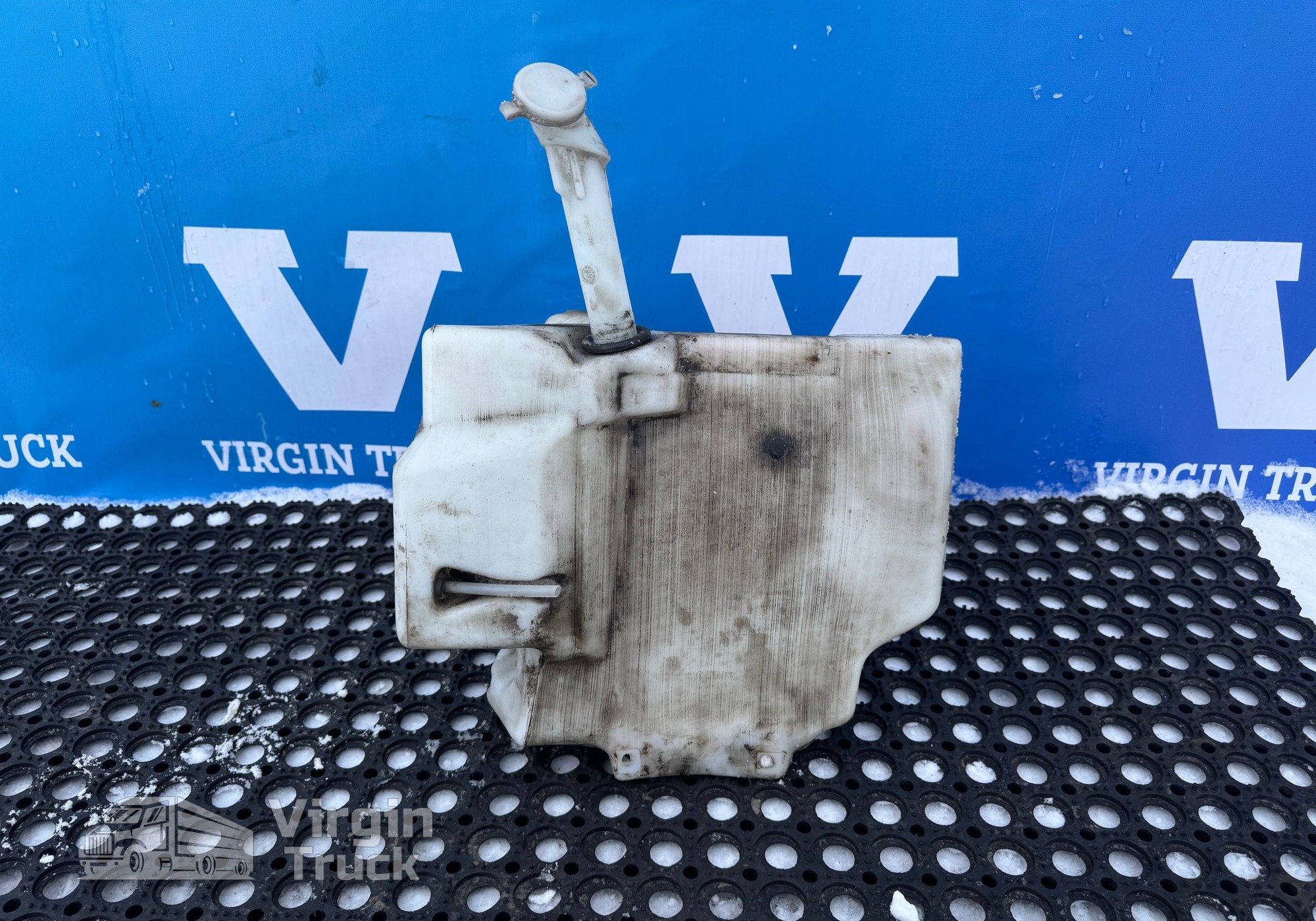 9408690120 Бачок омывателя 2021г. для Mercedes-Benz Atego