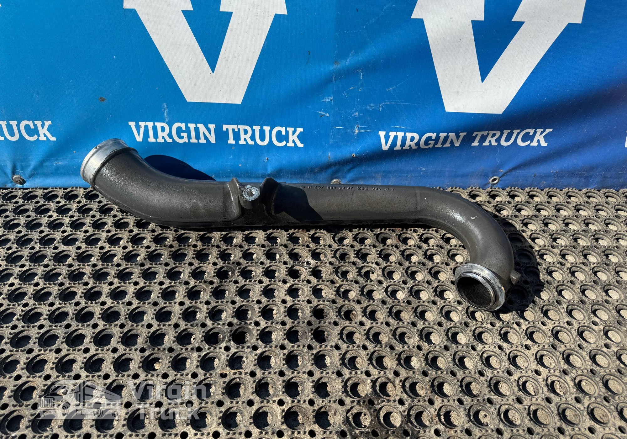 4570983307 Патрубок интеркулера 2021г. для Mercedes-Benz Axor