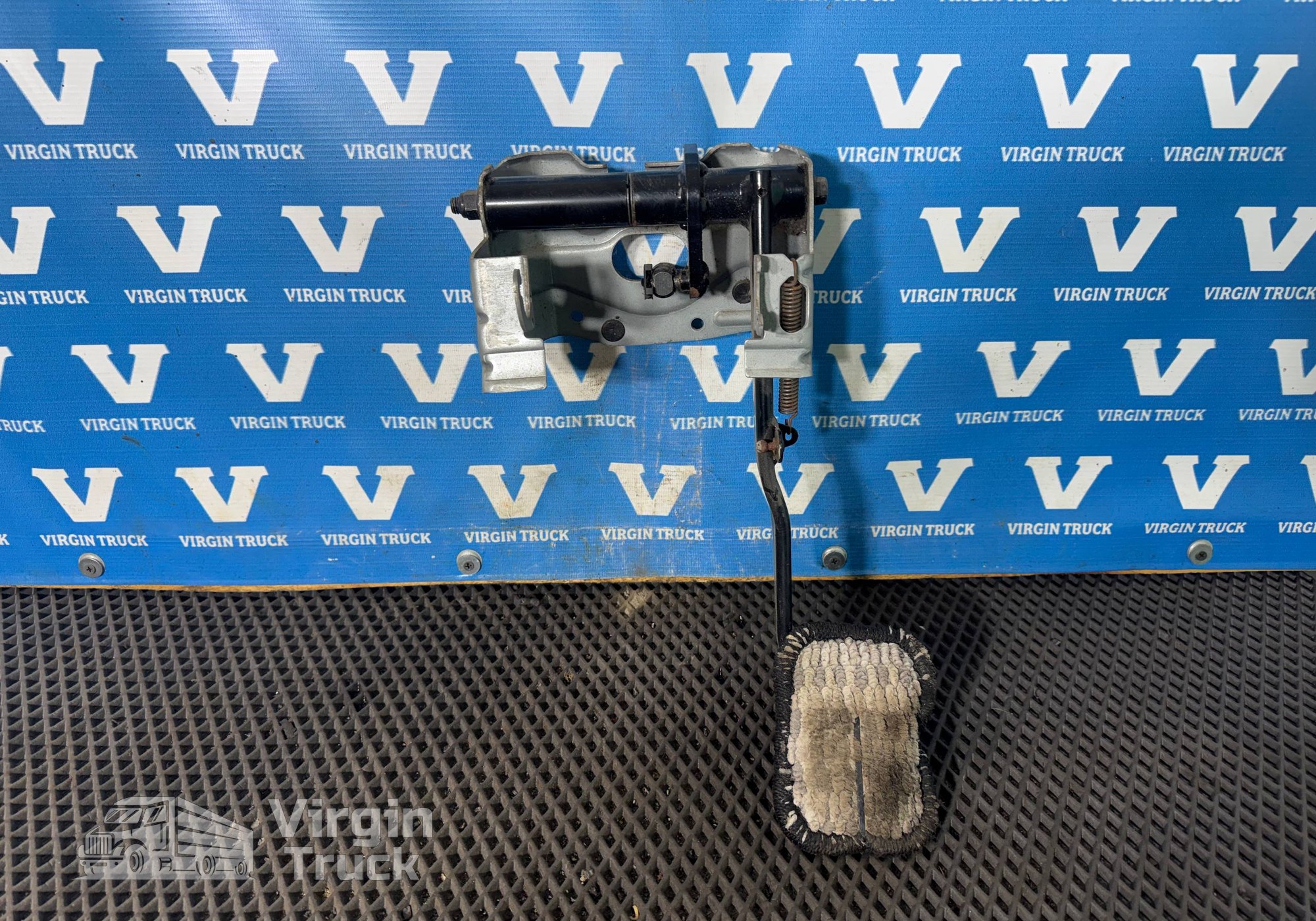 1731239 Педаль тормоза