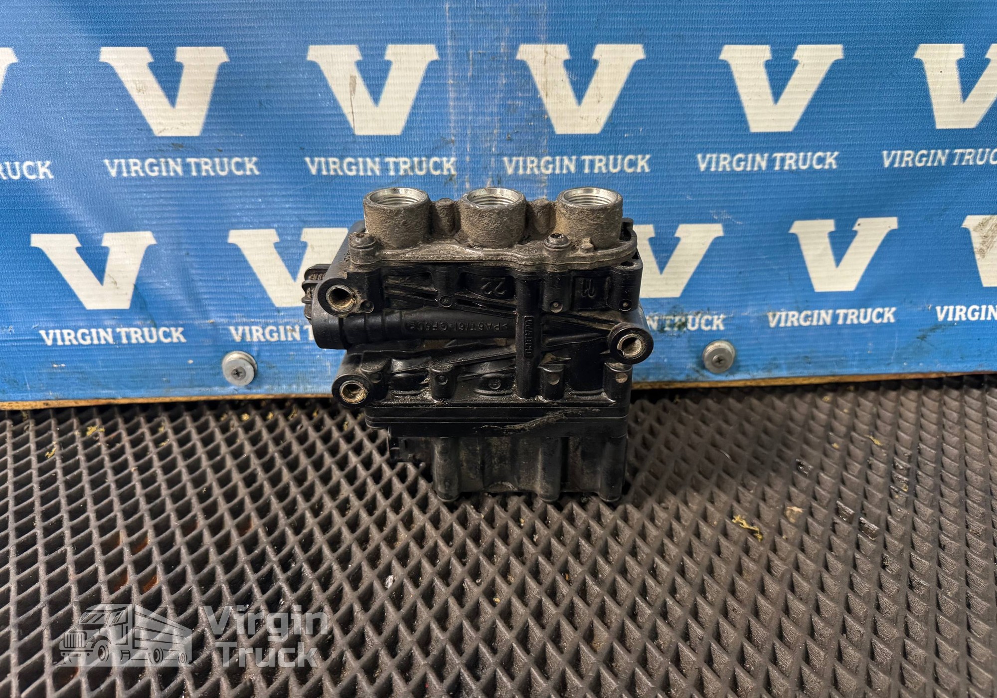 4728900410 Кран уровня пола главный 2021г для КАМАЗ