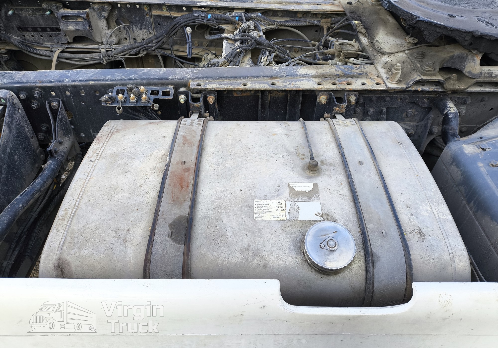 81122015918 Бак топливный 370L для Man TGX II (с 2012)