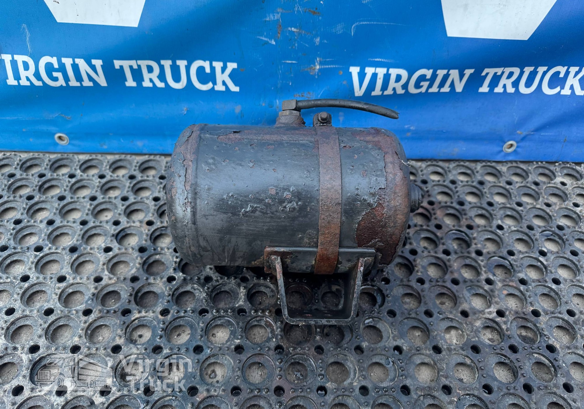 81514010194 Ресивер воздушный 4L