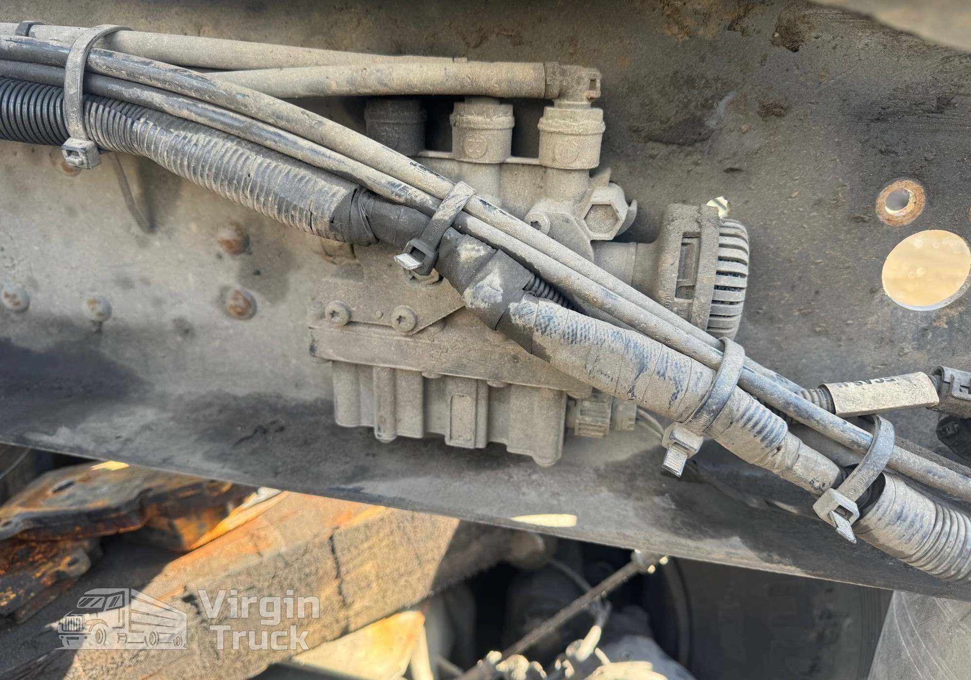 5010457434 Кран уровня пола главный 2019г.