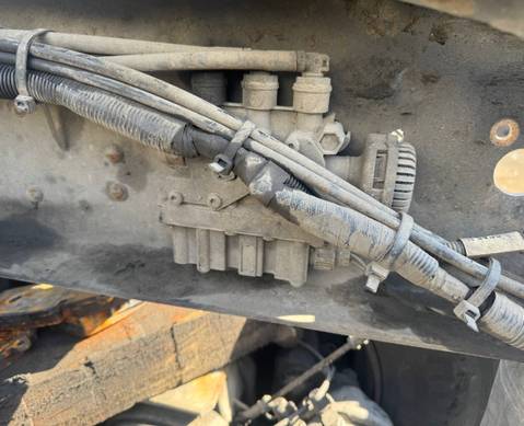 5010457434 Кран уровня пола главный 2019г. для Daf