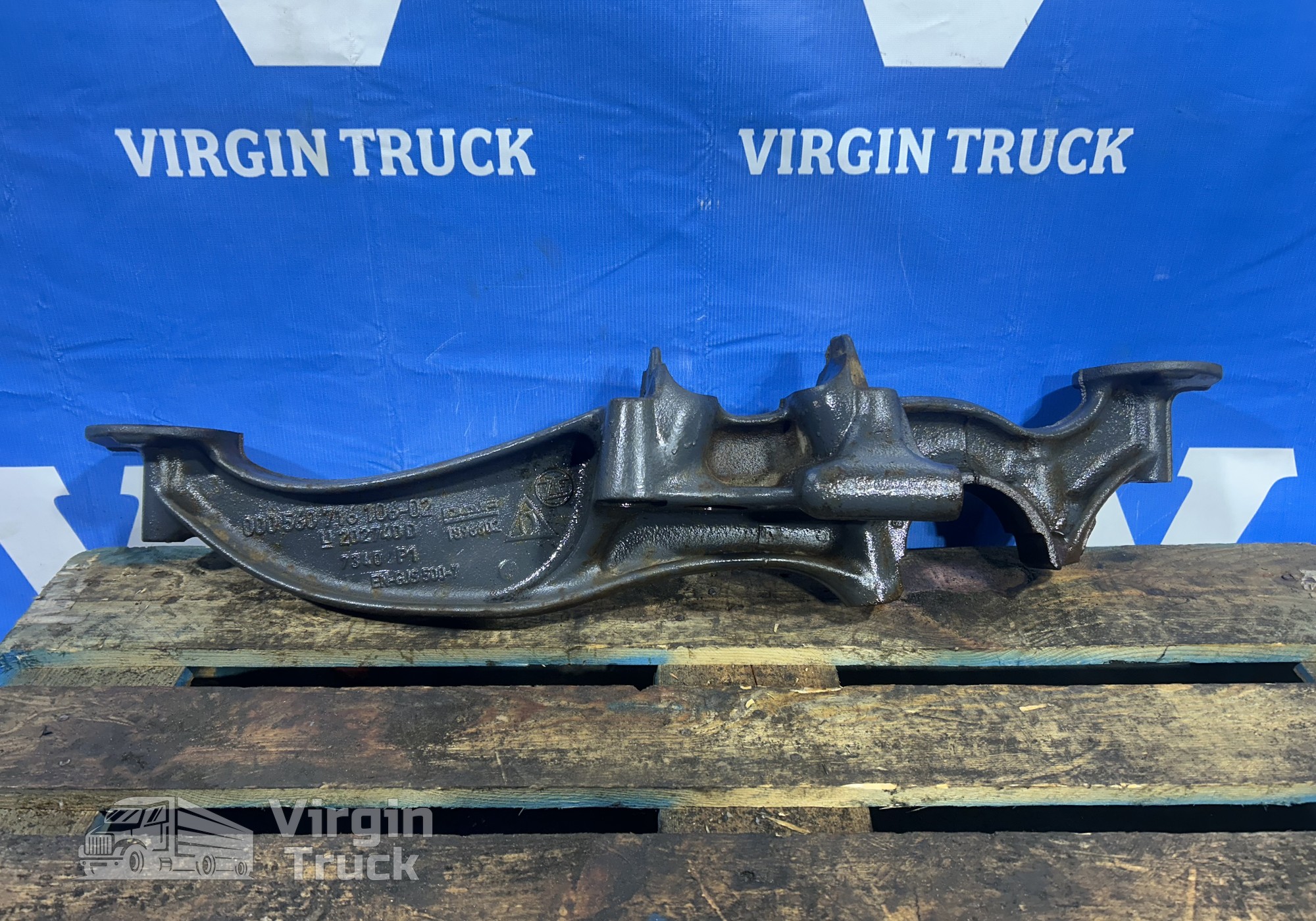 1896602 Кронштейн пневморессоры правый 2023г. для Daf XG