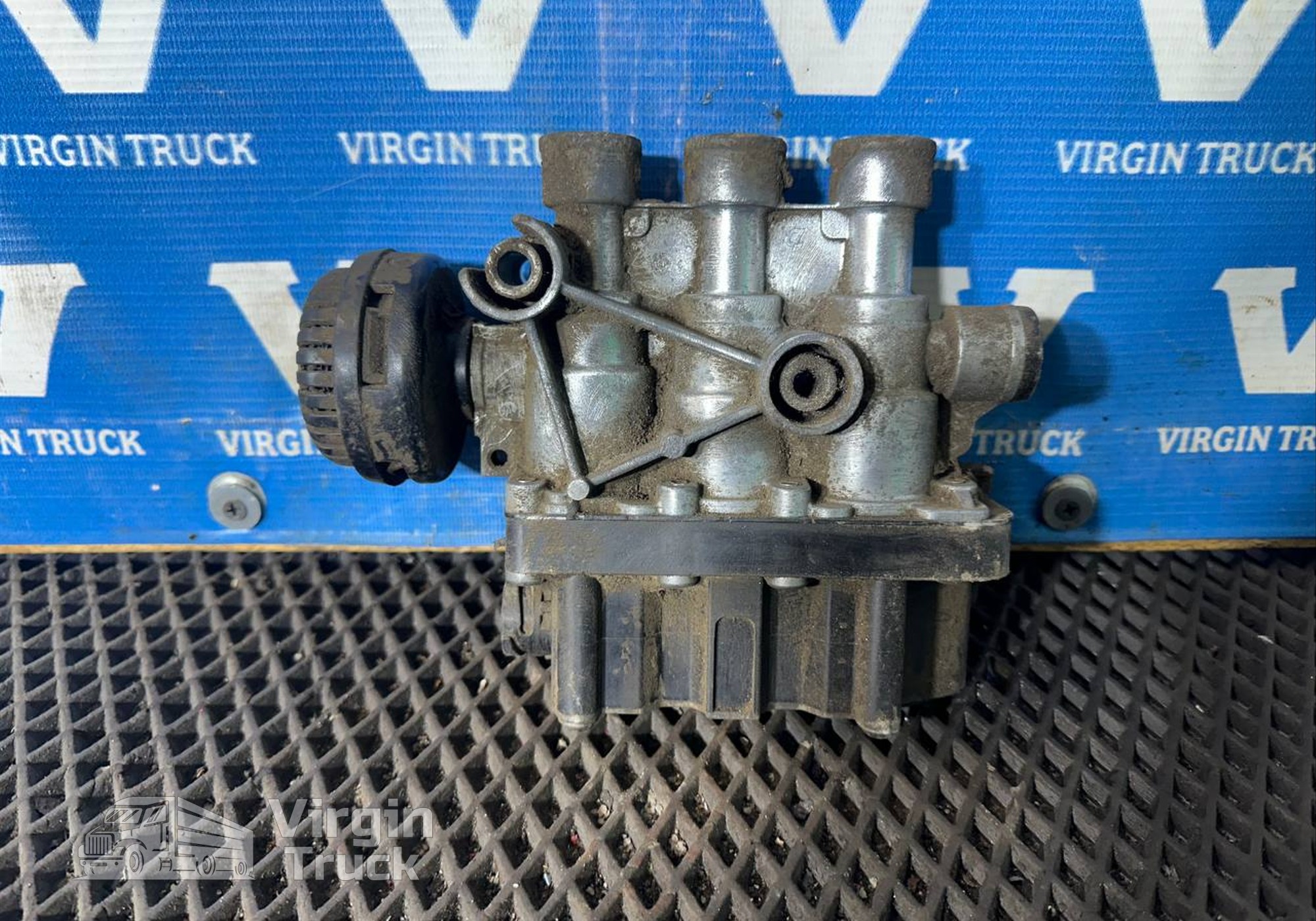 5010457434 Кран тормозной главный