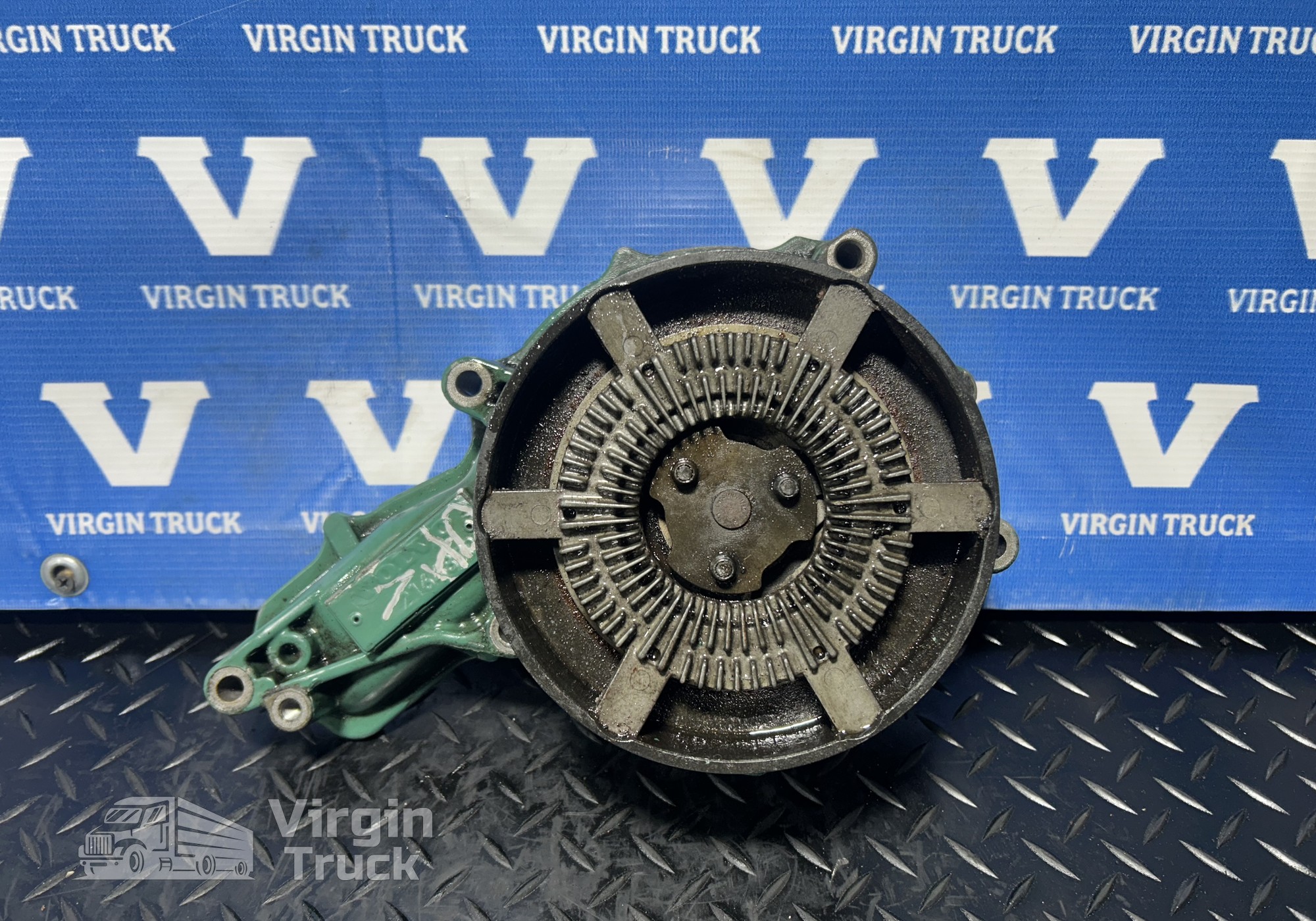 21648708 Насос водяной (помпа) для Volvo FH 4 (с 2012)