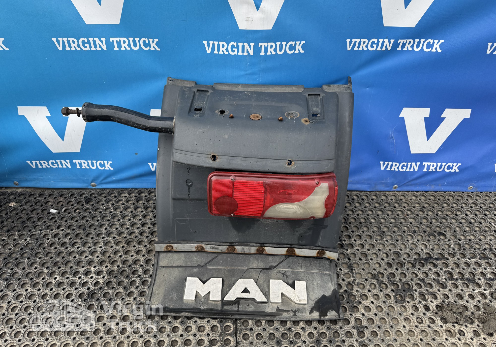 81664106679 Крыло заднее правое задняя часть для Man TGS