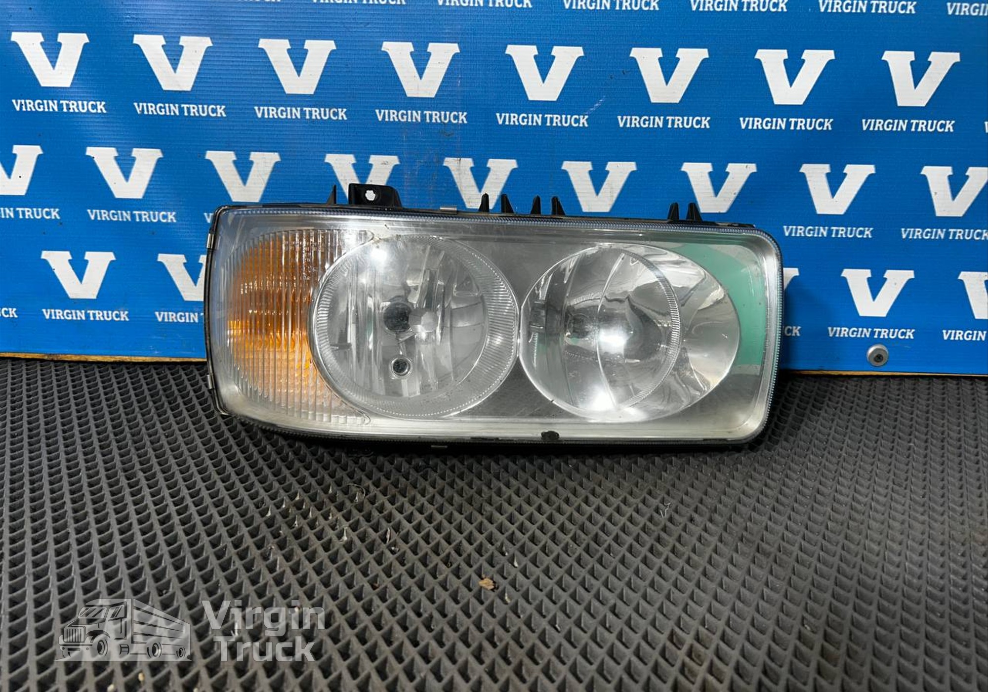 1699301 Фара правая для Daf XF105 (с 2005)