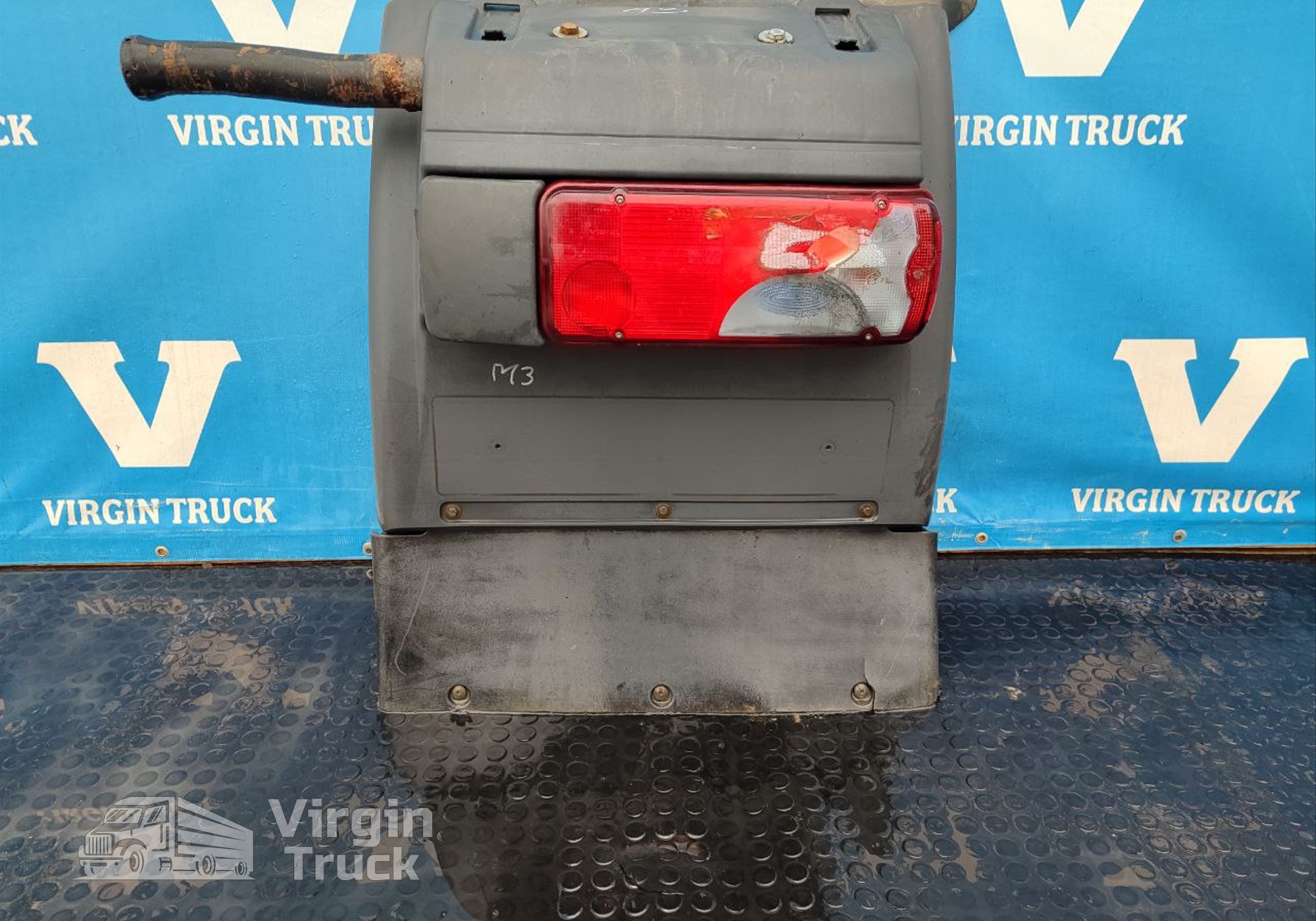 81664106604 Крыло заднее правое задняя часть