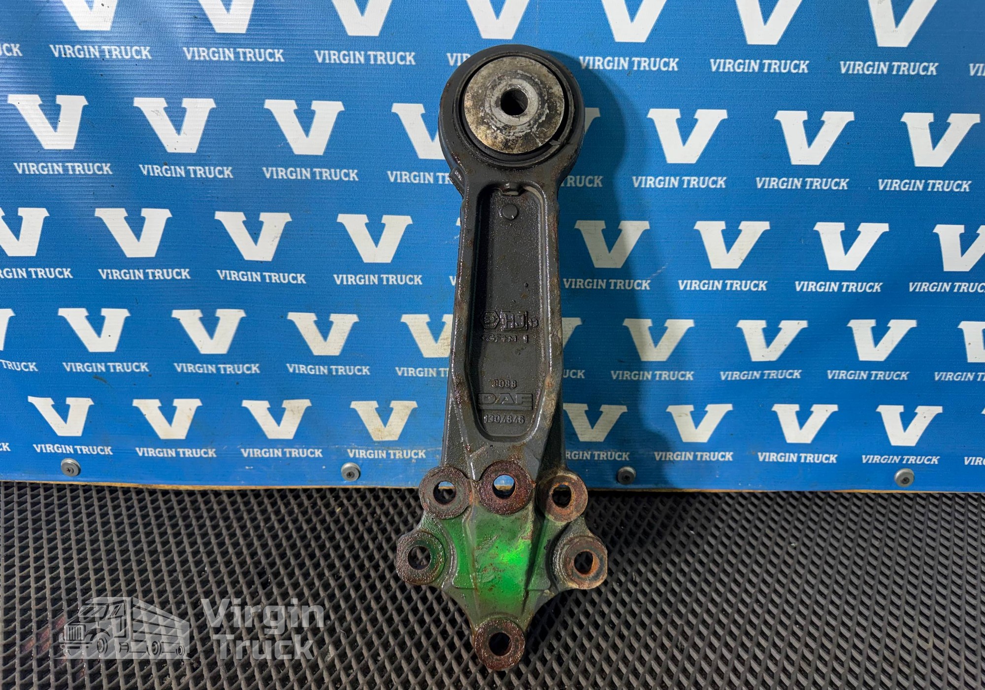 1304846 Кронштейн торсиона кабины правый для Daf XF95