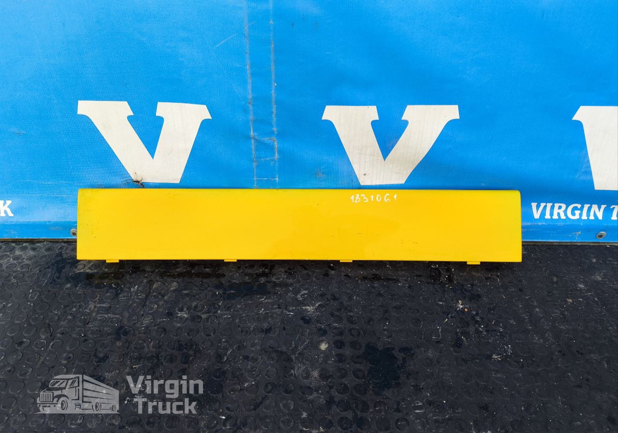 1831061 Продолжение крыла правого для Daf XF105