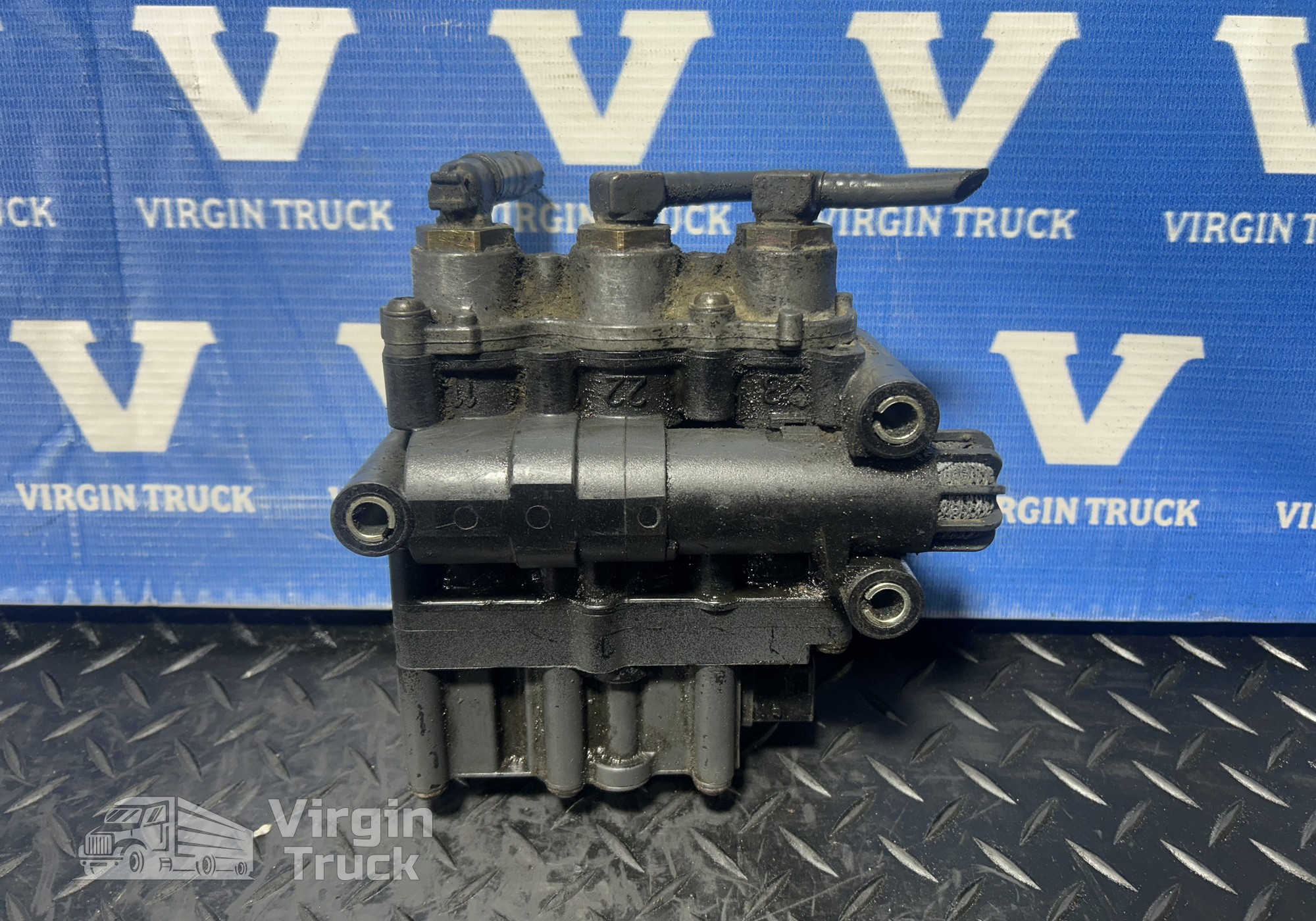 A0013271425 Кран тормозной для Mercedes-Benz Actros MP3 (с 2008)