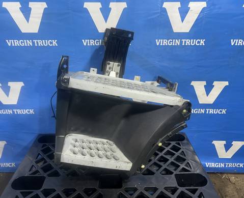 82136982 Подножка для Разные