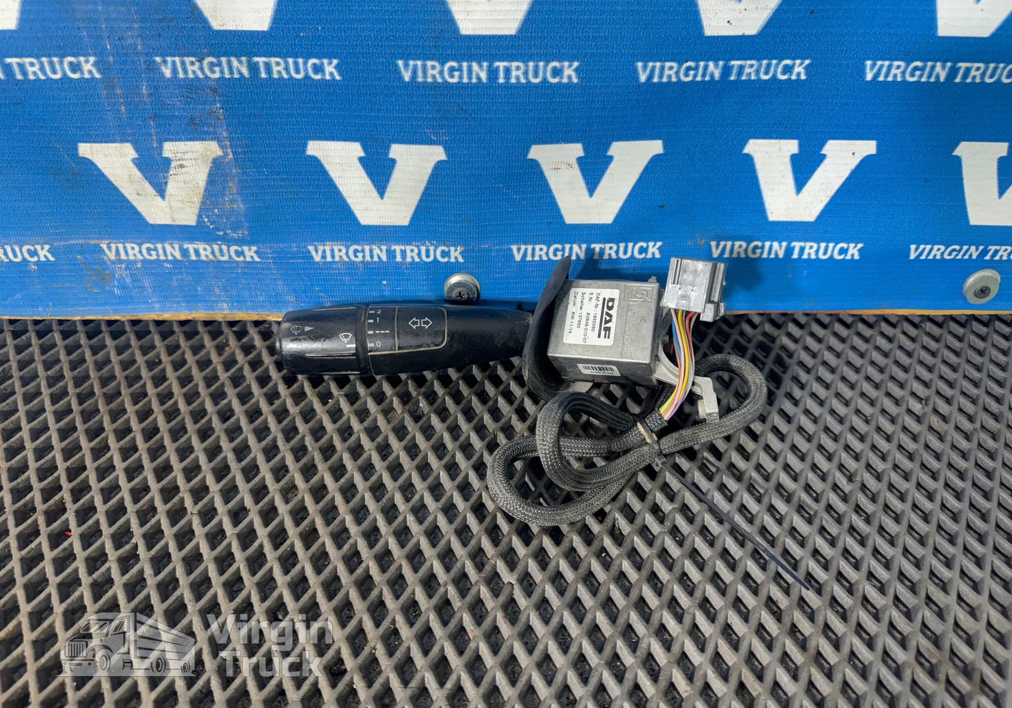 1892960 Переключатель поворотов подрулевой для Daf XF