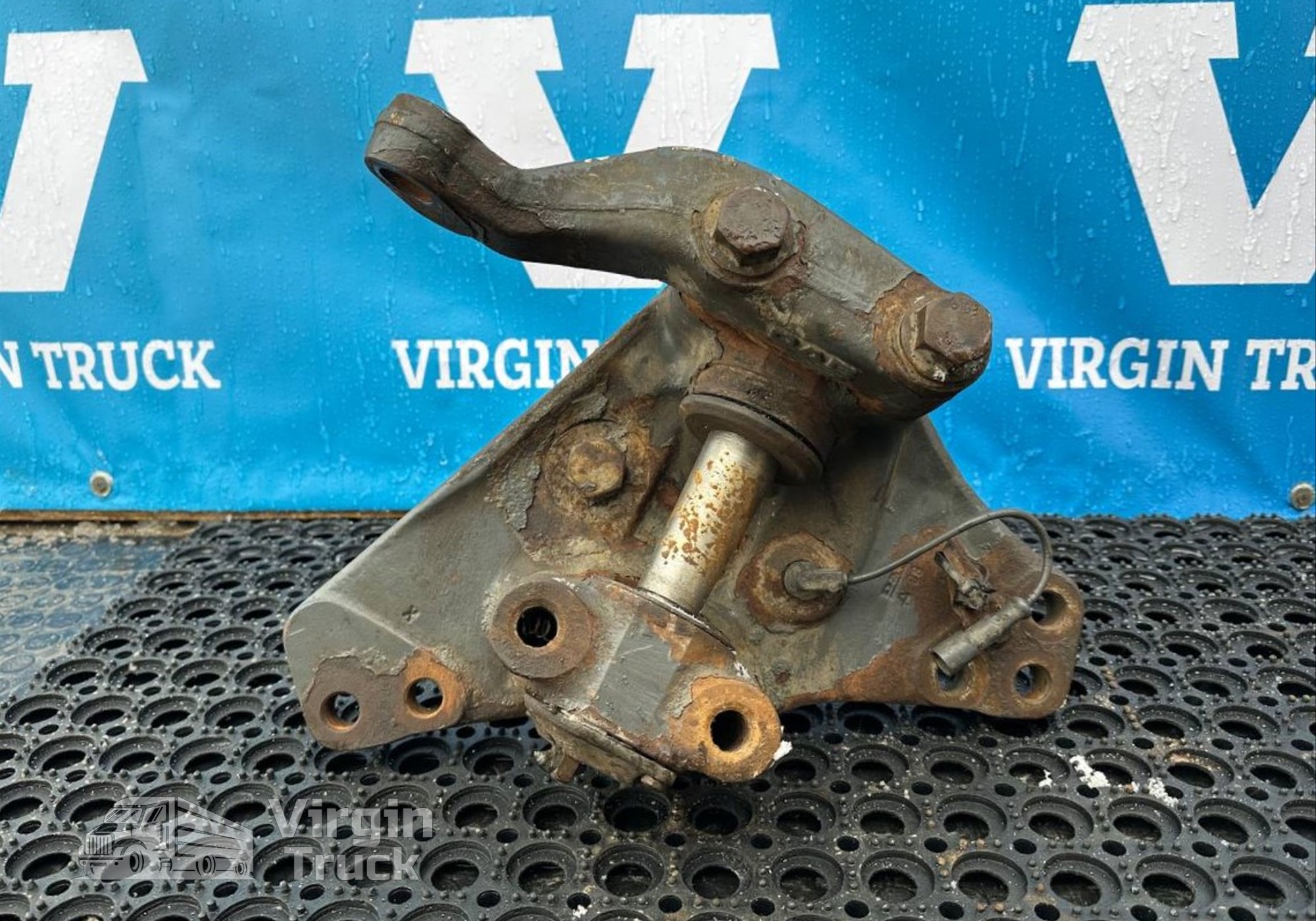 1794846 Кулак поворотный правый для Daf XF105