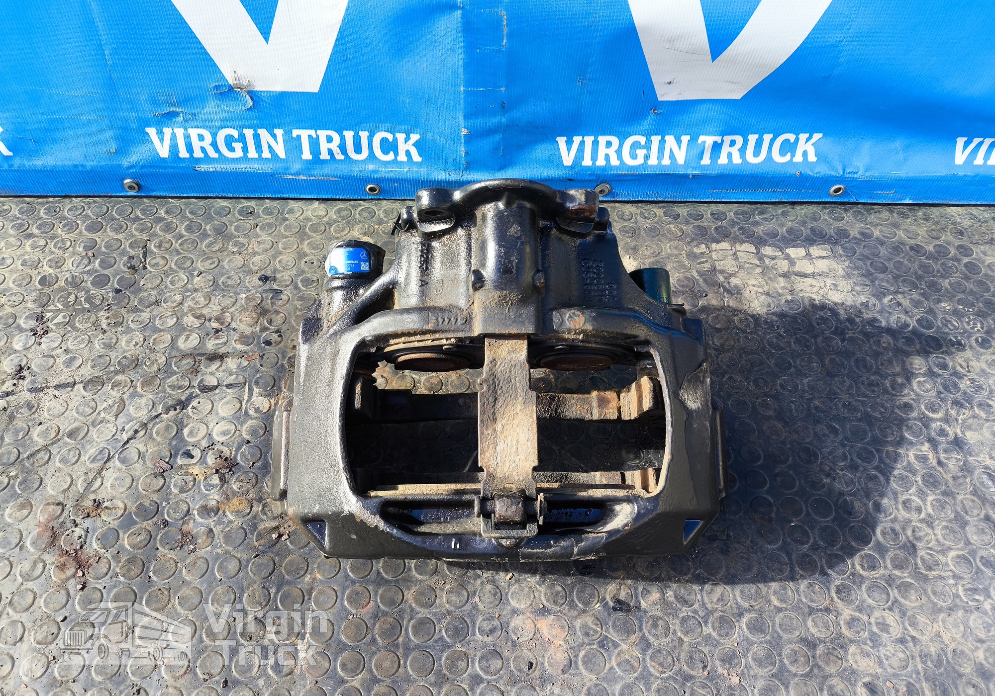 0004202602 Суппорт задний правый для Mercedes-Benz Axor