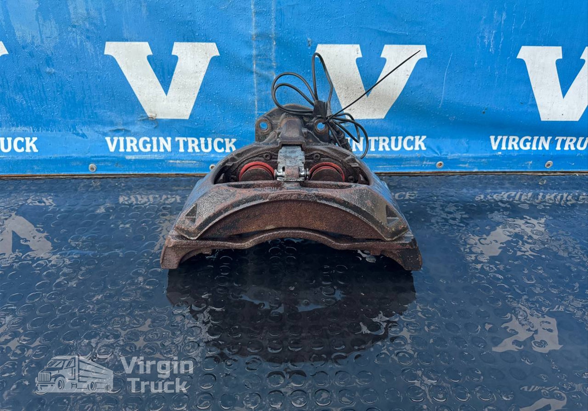 81508046596 Суппорт задний левый для Man TGS