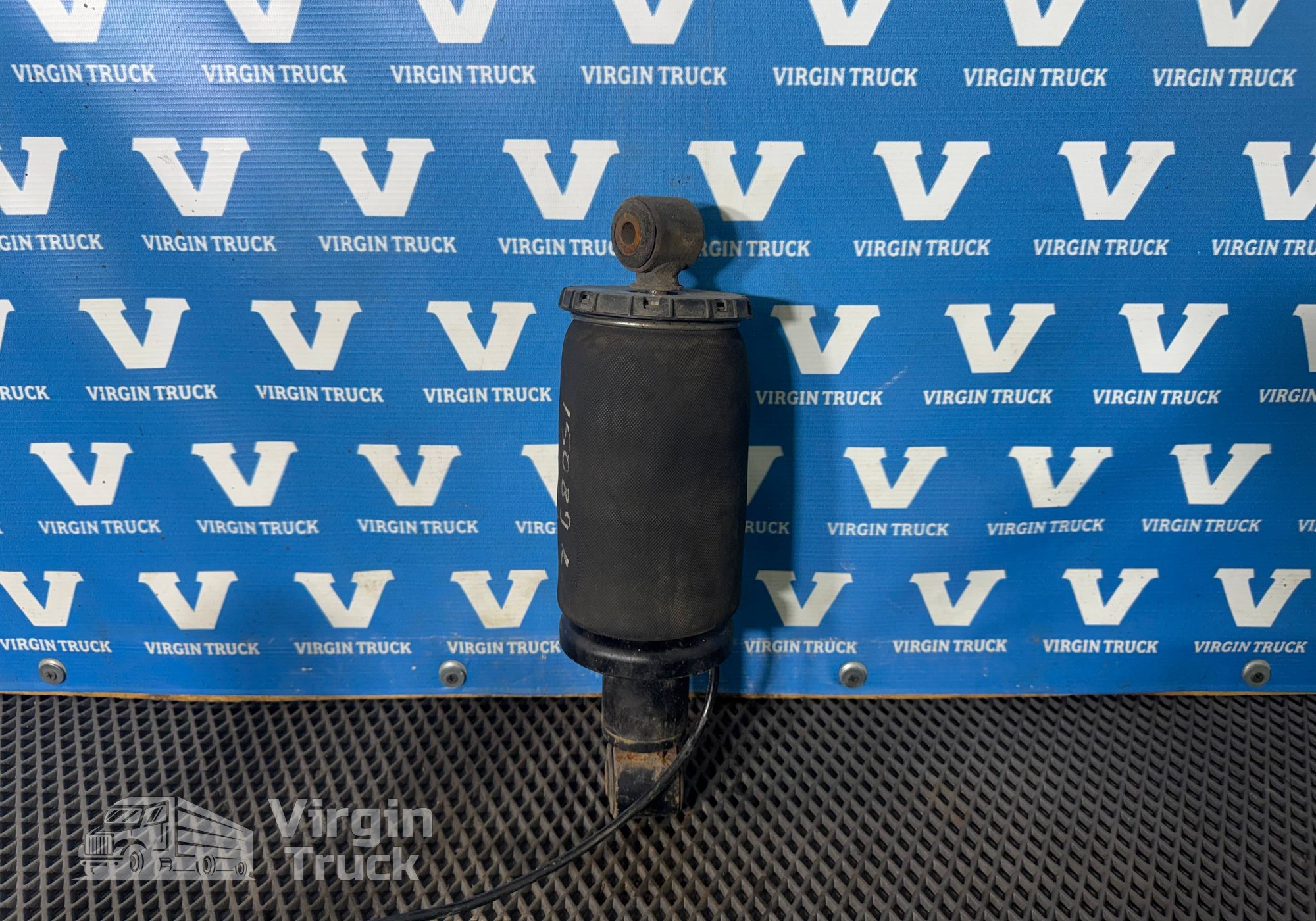 81417226075 Подушка кабины задняя для Man TGX