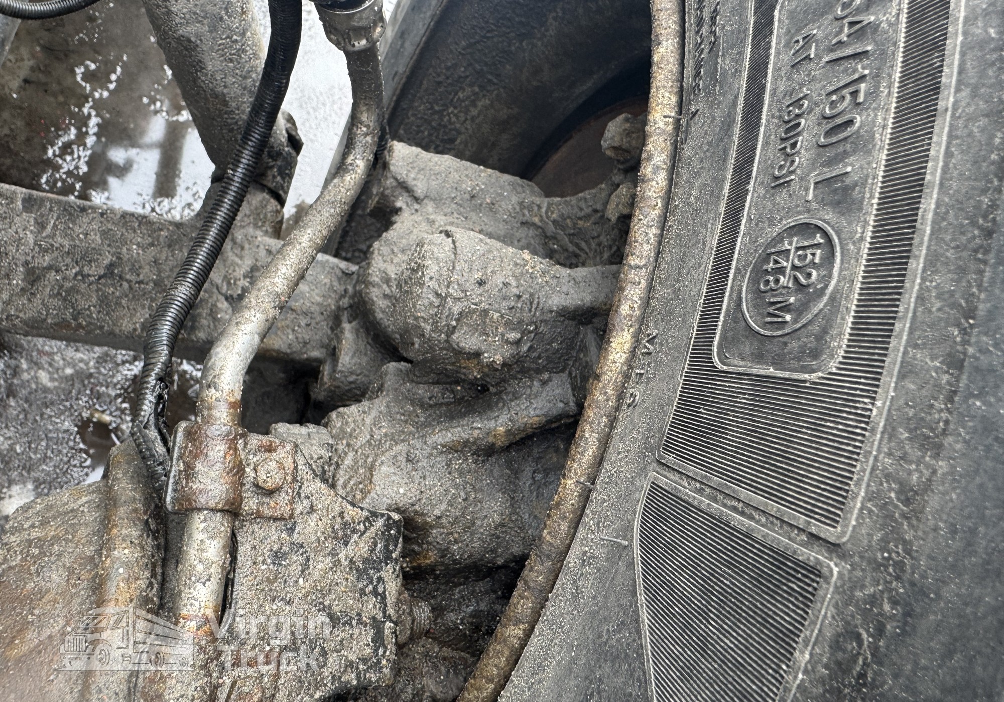 81508046636 Суппорт передний правый для Man TGX