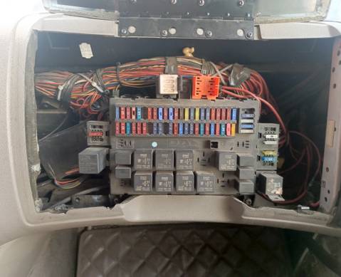 2036358 Блок предохранителей для Daf XF105