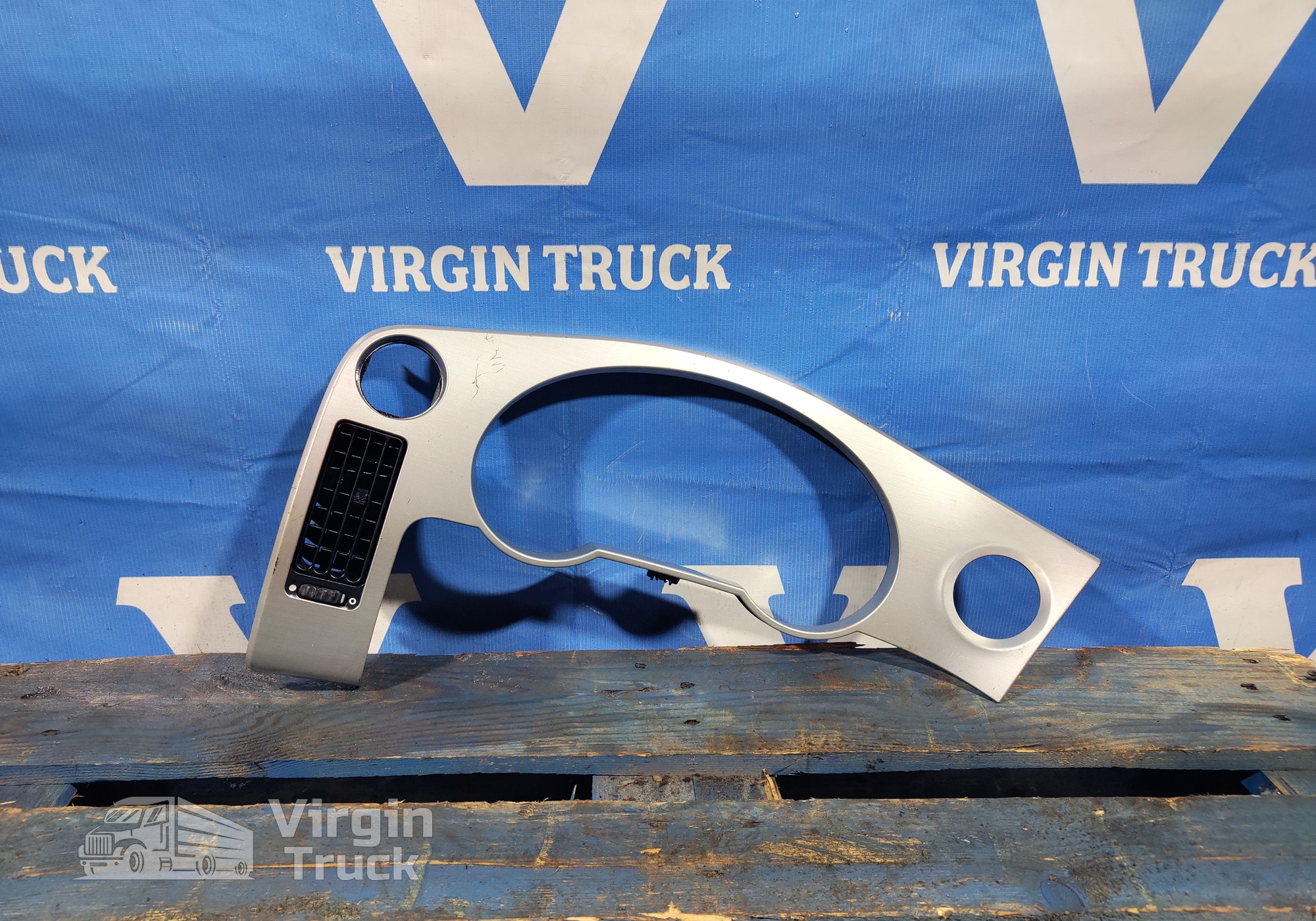 1308506 Накладка декоративная для Daf XF105 (с 2005)