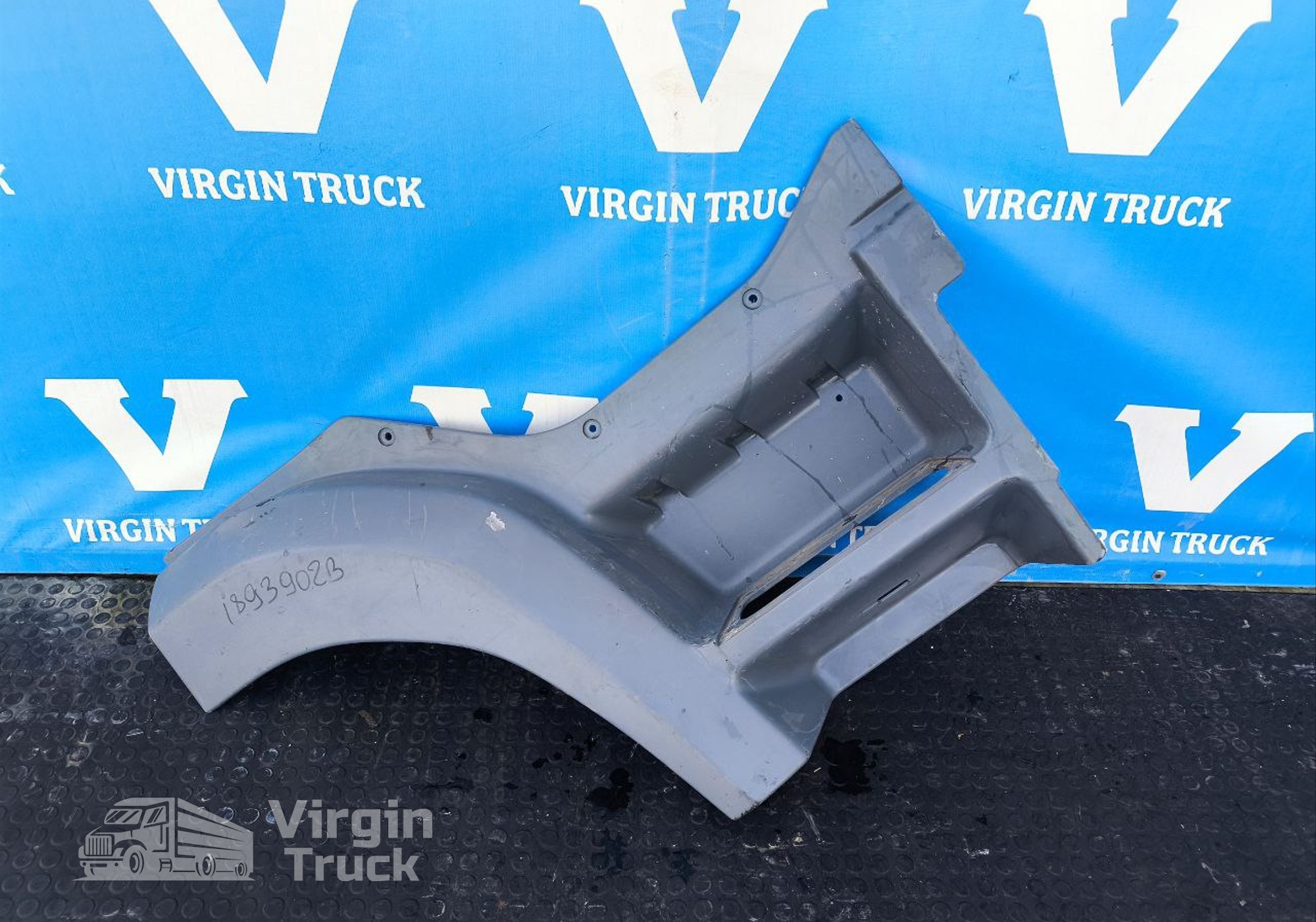 1893902 Корпус подножек правый для Daf