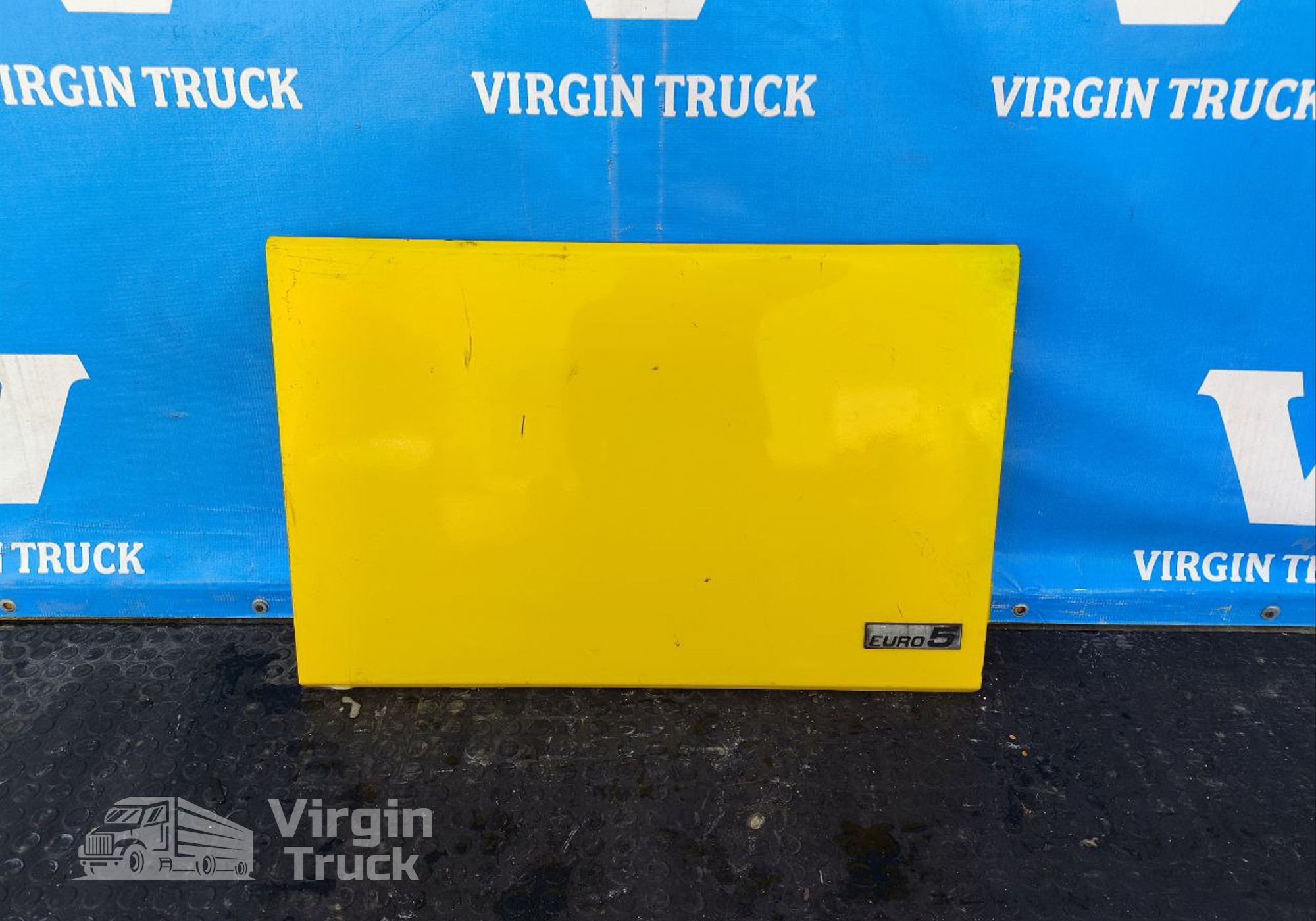 1311495 Крышка инструментального ящика для Daf XF105