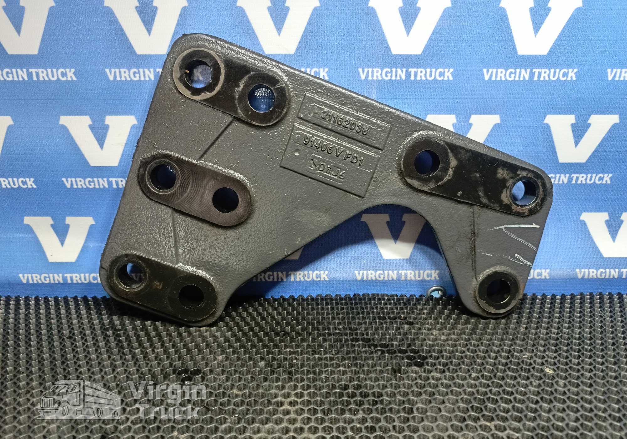 21162038 Кронштейн ГУРа для Renault T