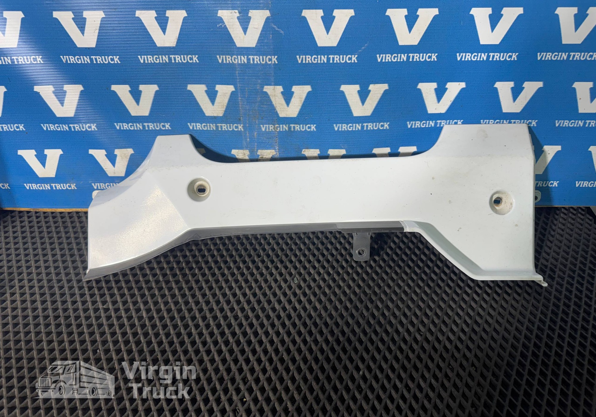 9608856974 Накладка бампера правая для Mercedes-Benz Actros New Actros MP4 (с 2011)