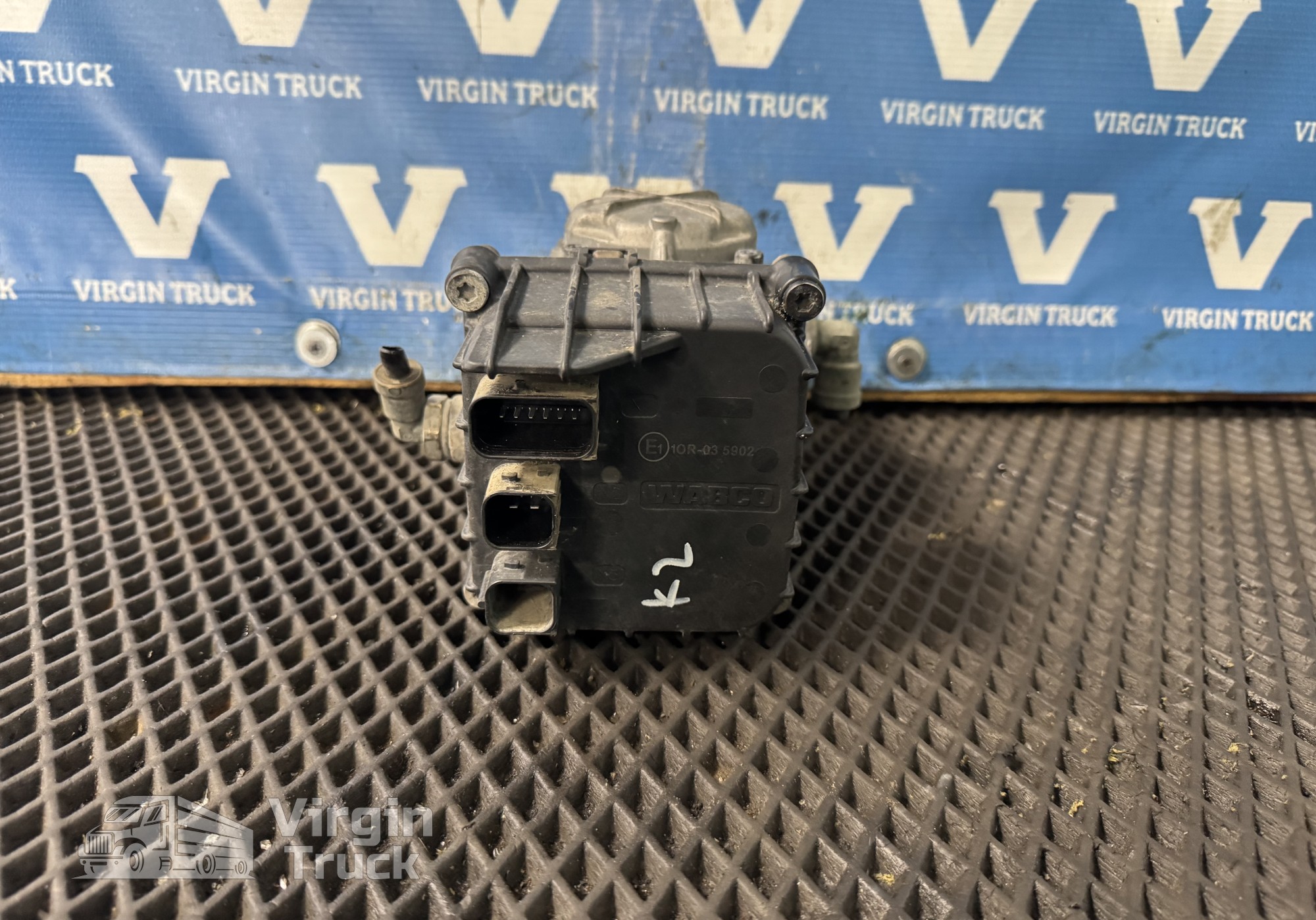 4801067010 Мoдулятop тoрмoзов EBS пeредний 2021г. для КАМАЗ 5490 (с 2013)