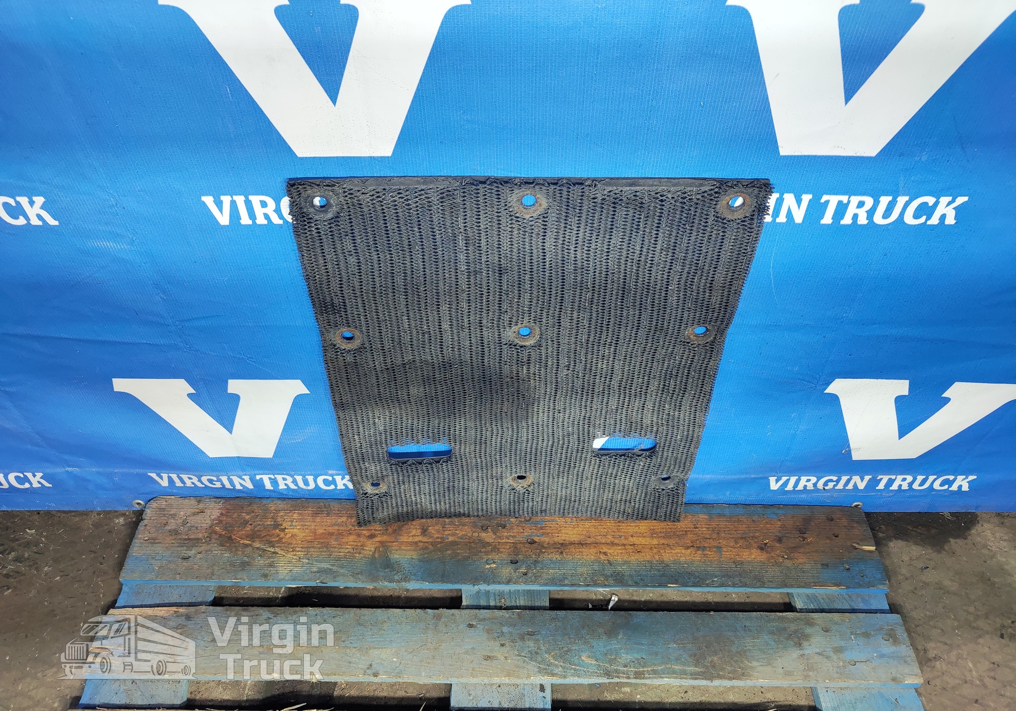 82868700 Шумоизоляция крыла для Разные Грузовики