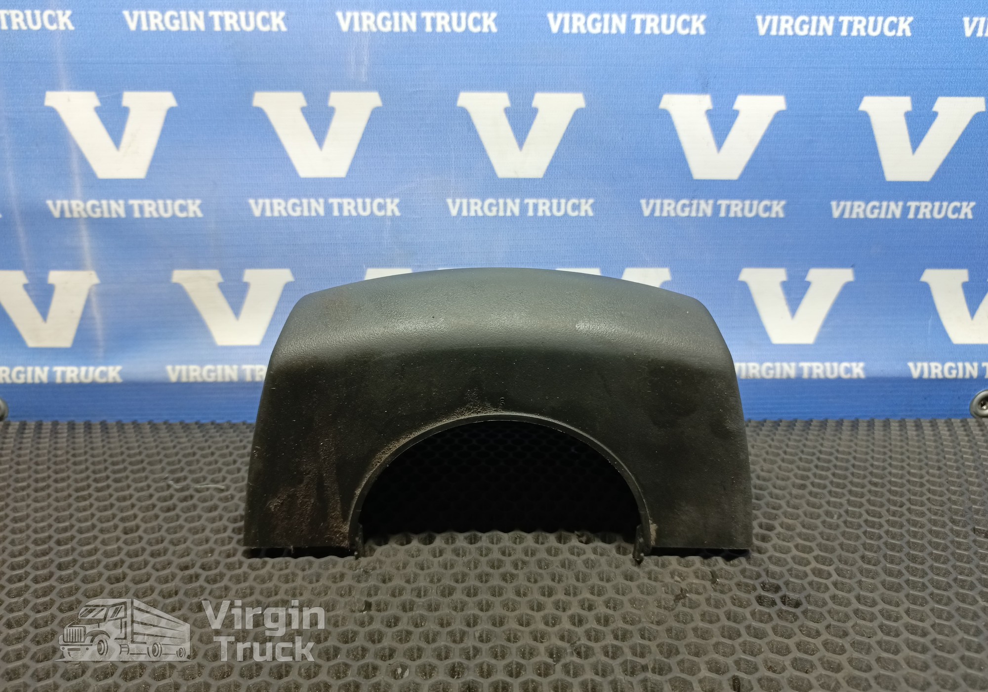 82225570 Кожух колонки рулевой верхний для Volvo FH 4 (с 2012)