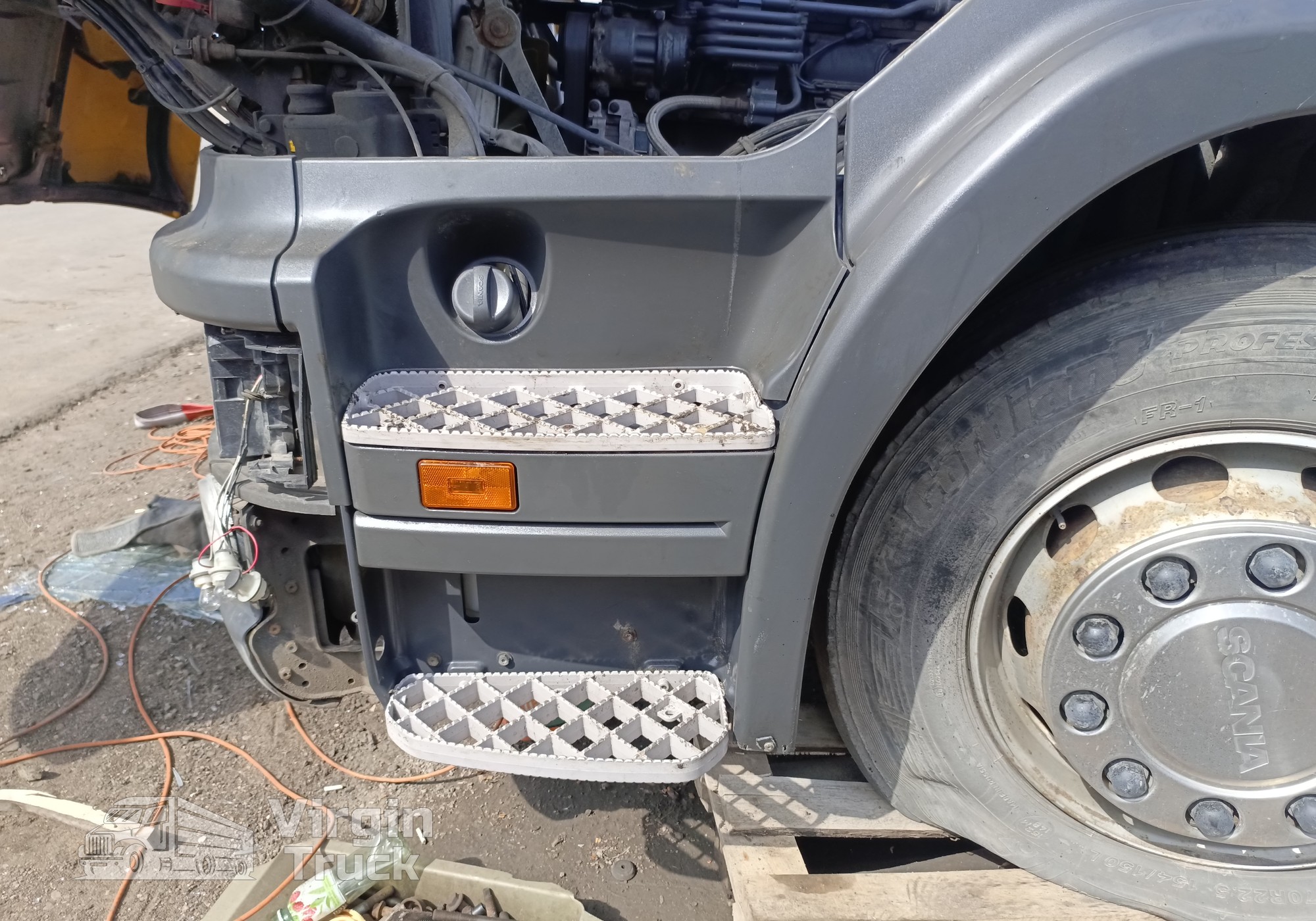 1854227 Корпус подножек левый для Scania 5-series