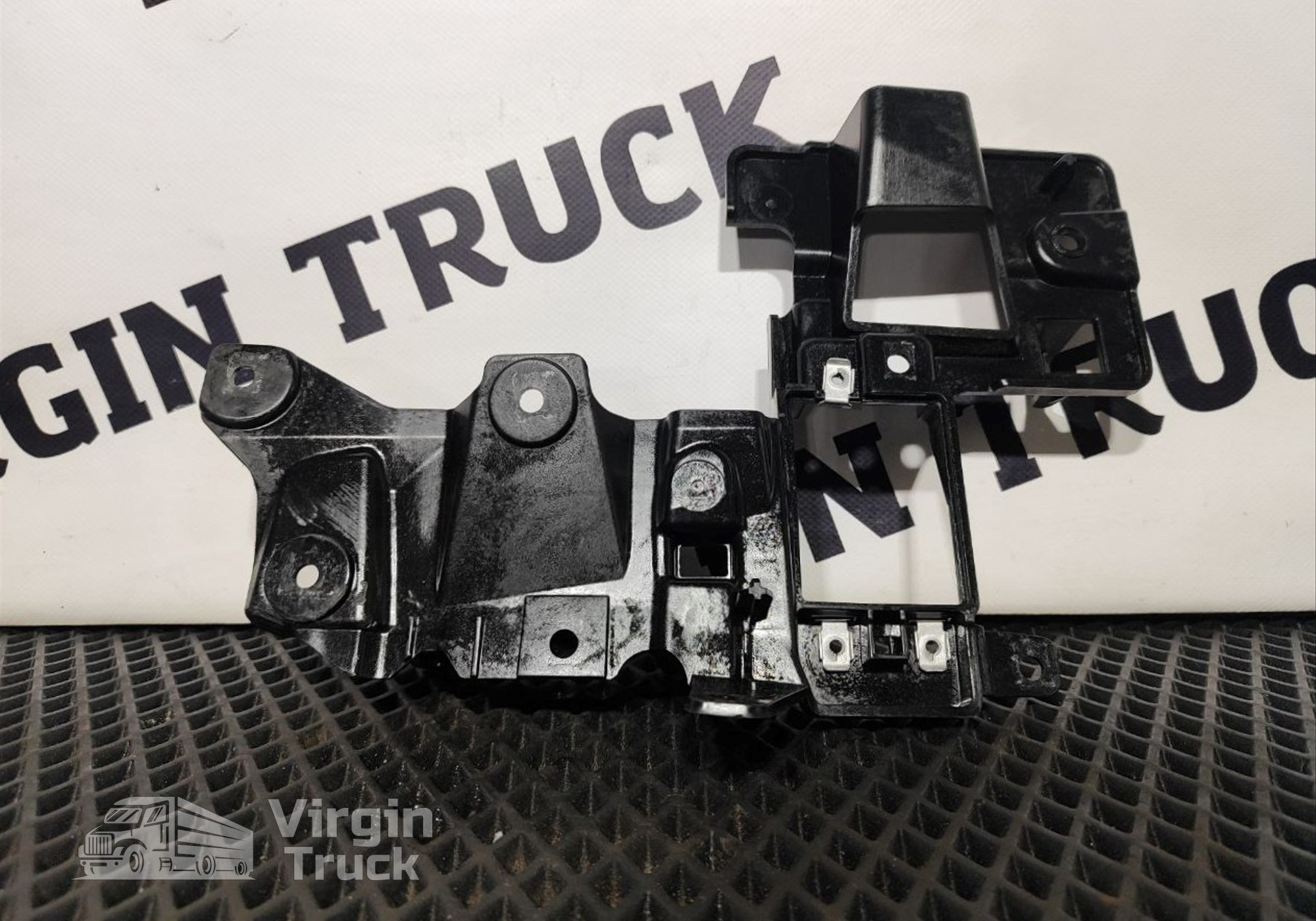84294058 Кронштейн панели приборов для Volvo