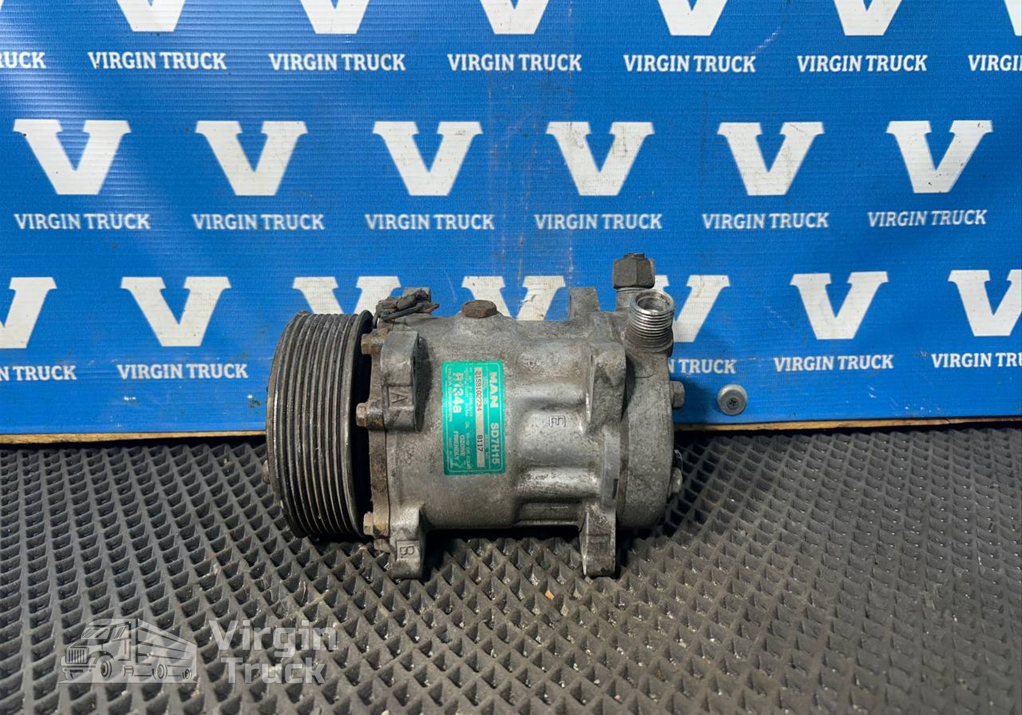 81619066012 Компрессор кондиционера