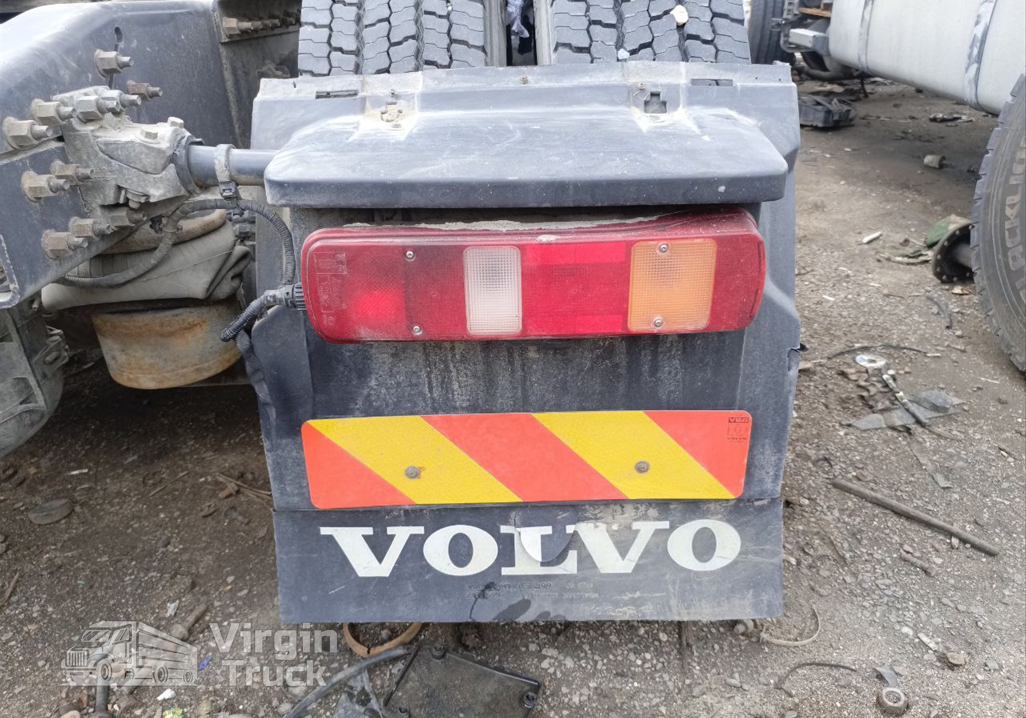 22087691 Крыло заднее правое с фонарем для Volvo FH
