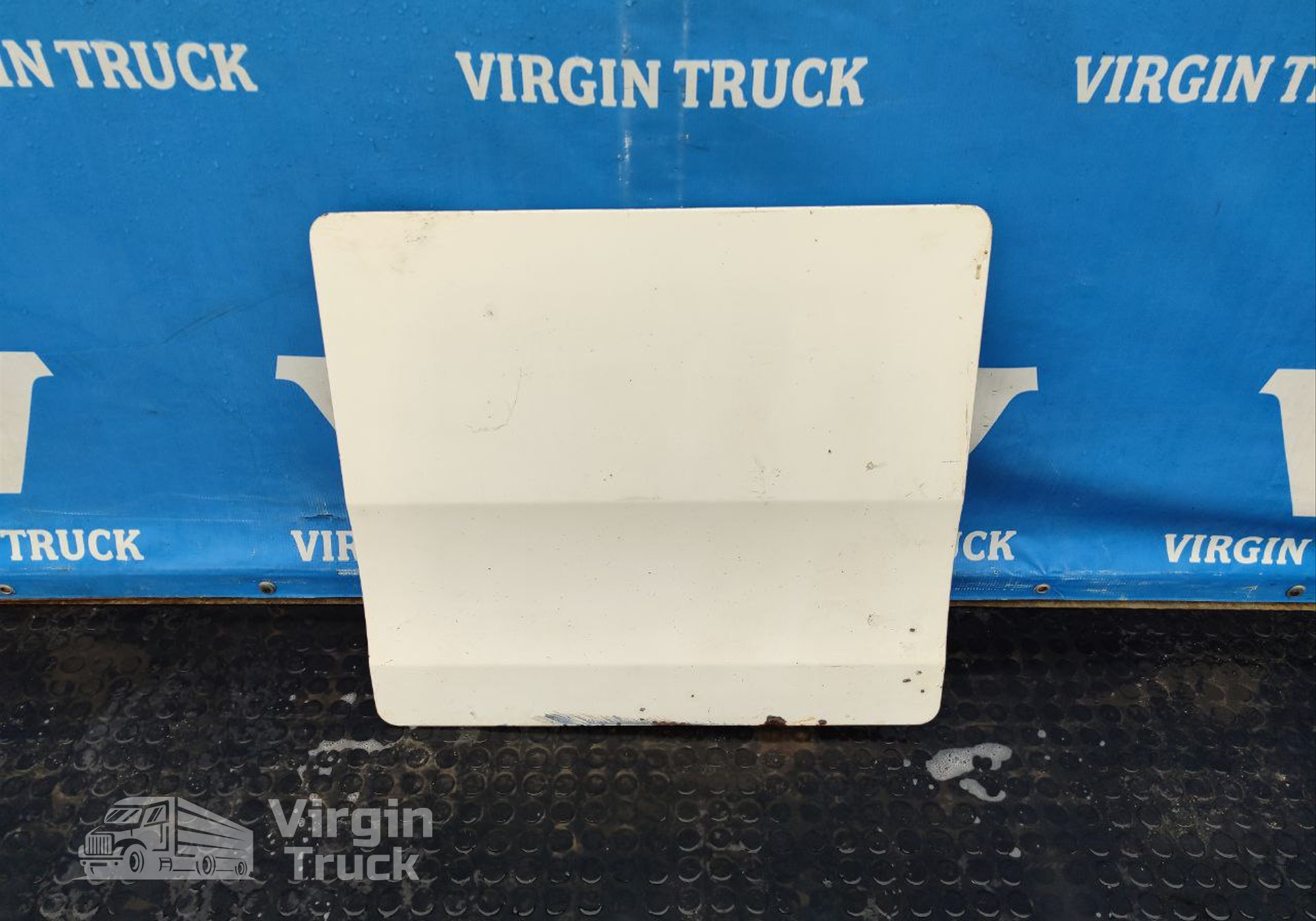 81669120195 Крышка инструментального ящика для Man TGX II (с 2012)