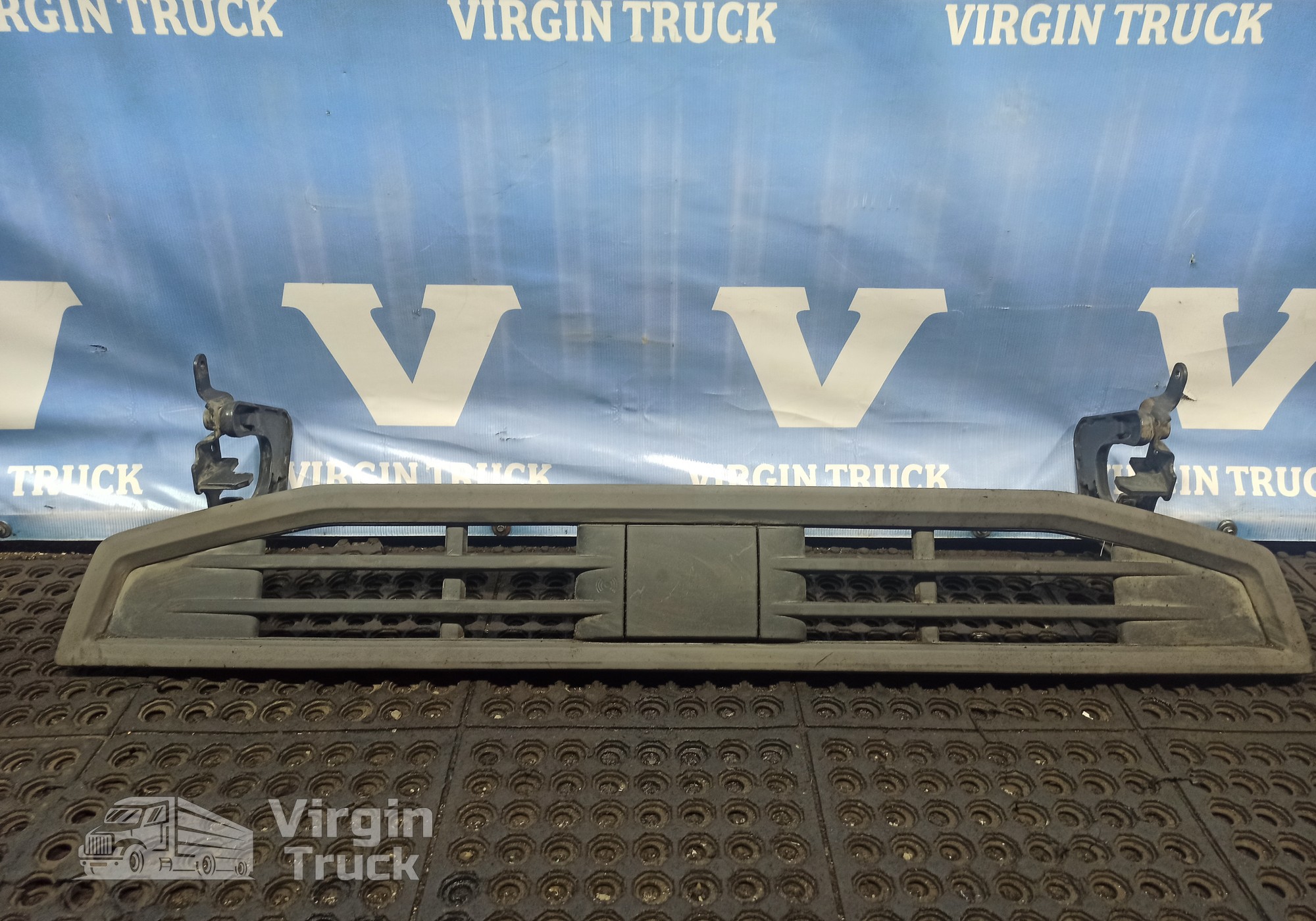 82220206 Решетка радиатора нижняя для Volvo FH 4 (с 2012)