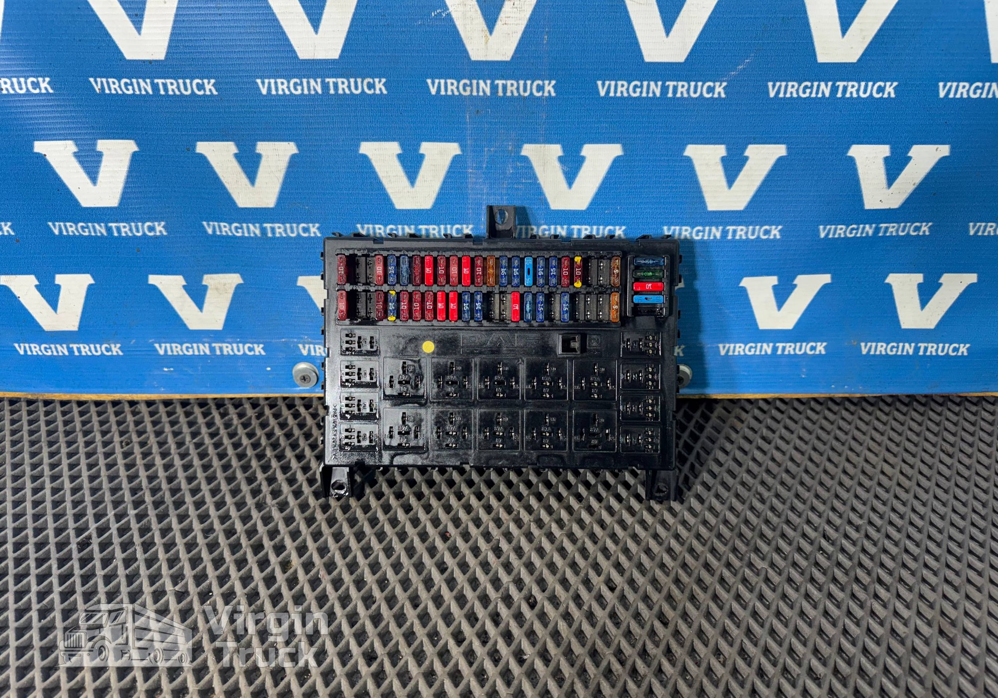 1895428 Блок предохранителей для Daf XF105