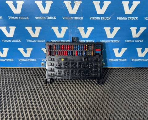 1895428 Блок предохранителей