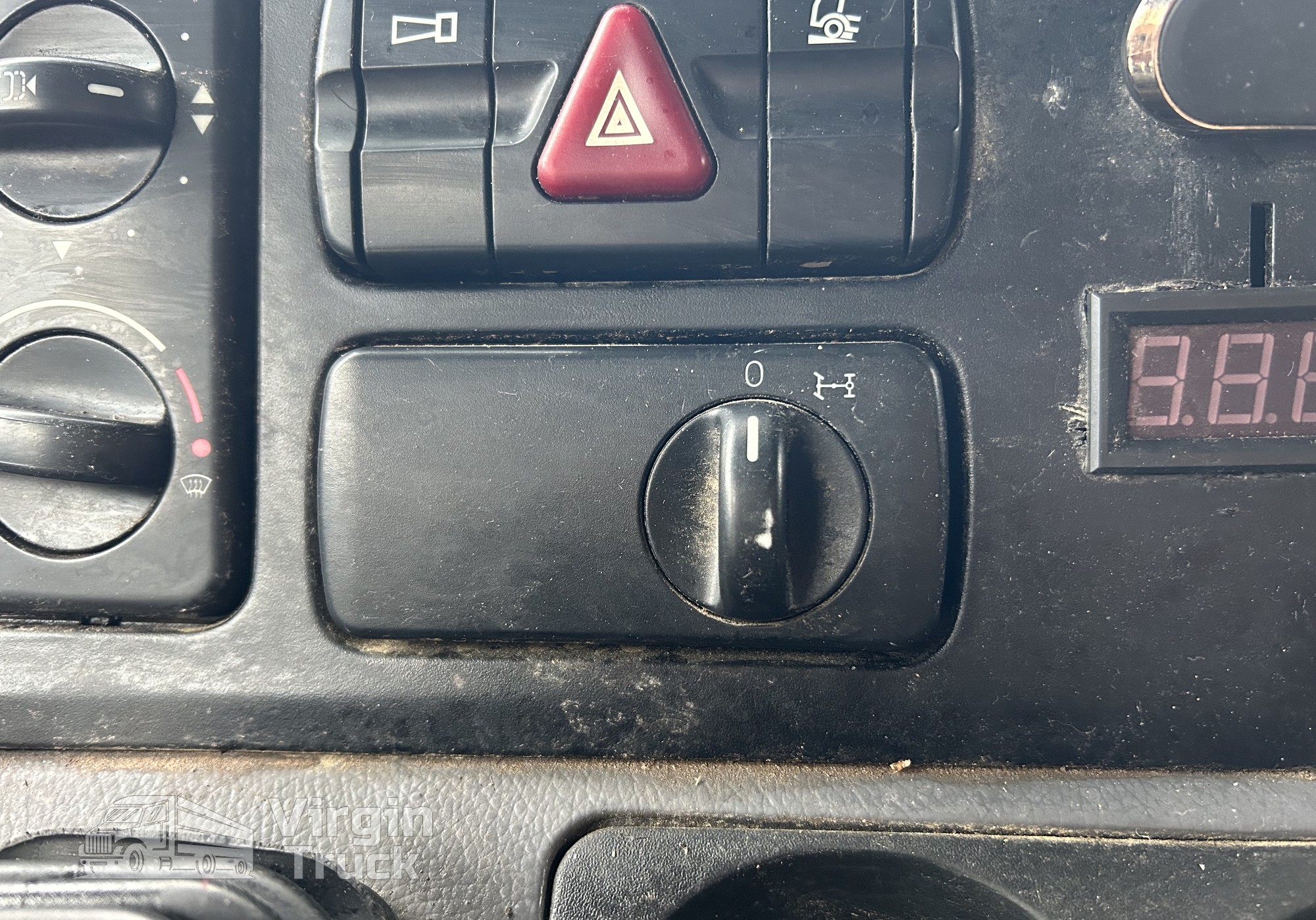 Кнопки разные для Mercedes-Benz Actros MP3 (с 2008)